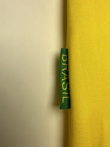 1997 Retro Brazil Soccer Jersey Home AAA fan-grade — view 9