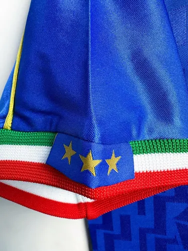 1995 Retro Italy Home Soccer Shirt AAA fan-grade — view 8