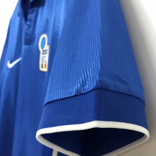 1998 Retro Italy Home Soccer Shirt AAA fan-grade — view 6