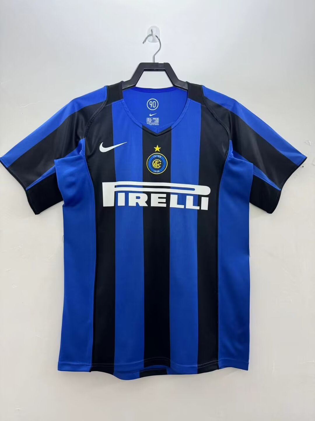 2004/2005 Retro Inter Milan Home Football Jersey AAA fan-grade
