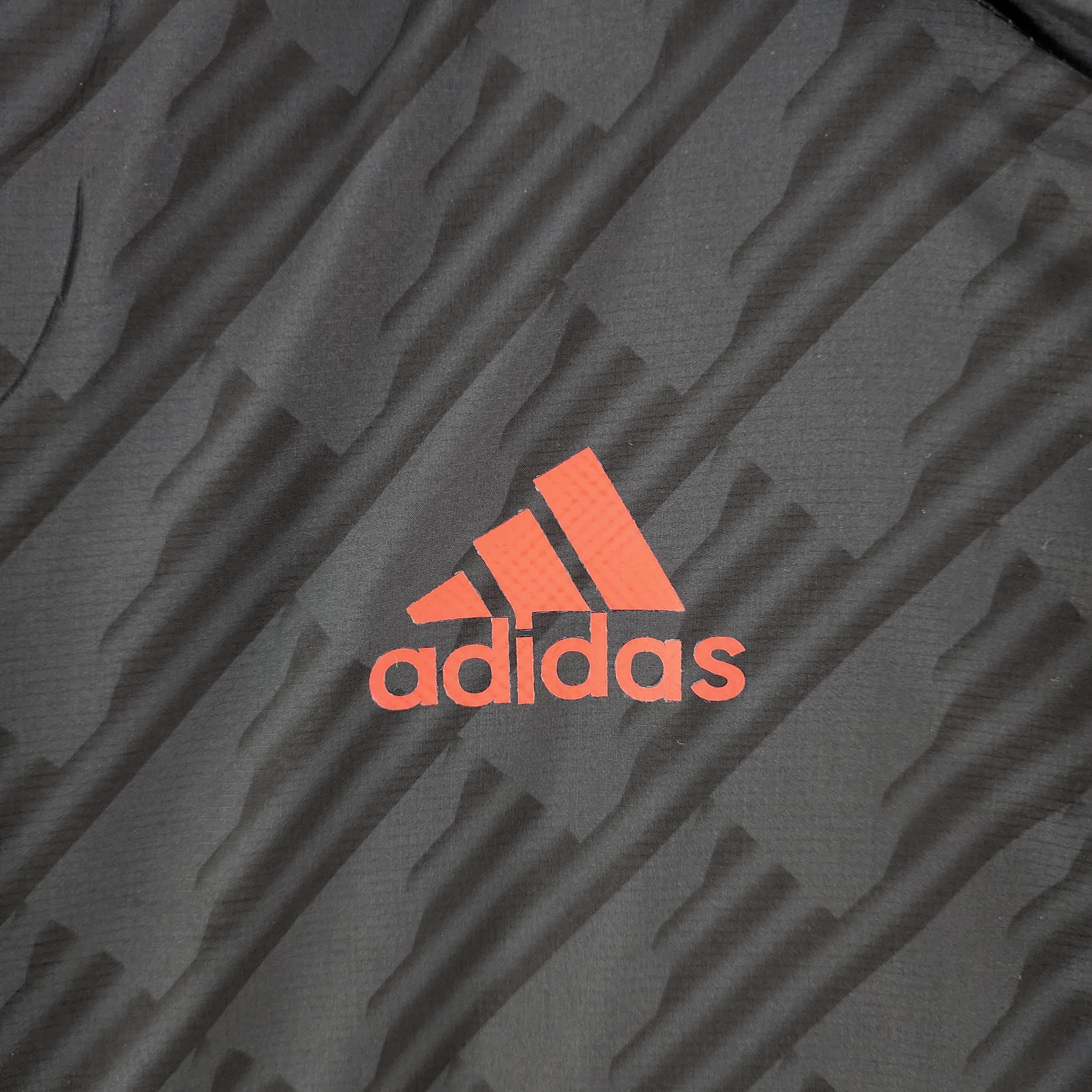 2022/2023 Manchester United Windbreaker Black Red Edge — view 4