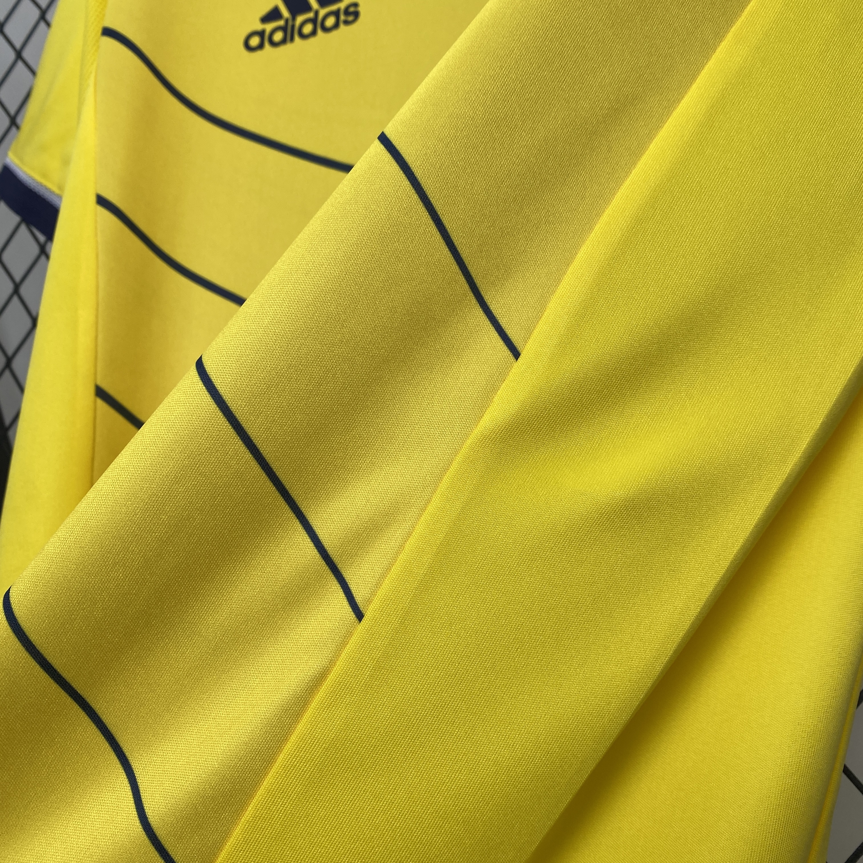 2014 Retro Kolumbien Heimtrikot AAA Fan-Qualität — view 4