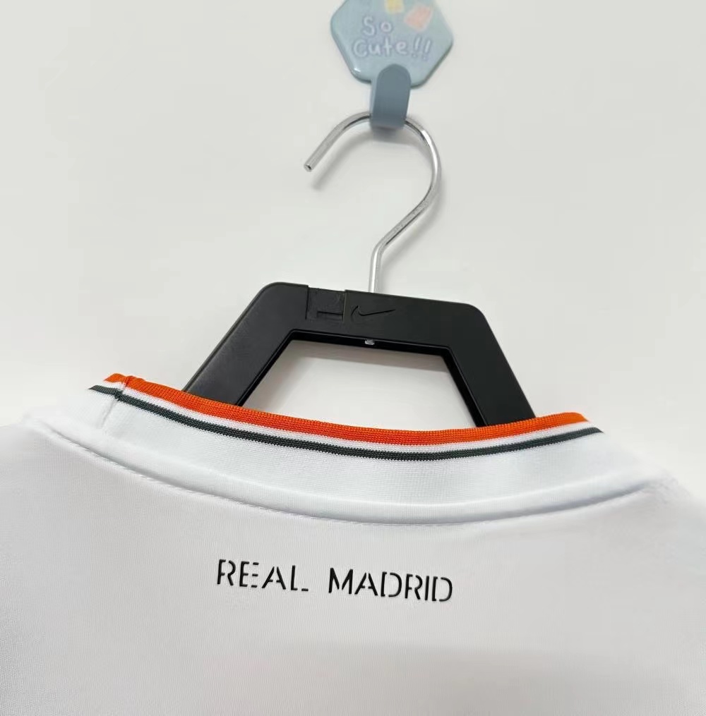 2013/2014 Real Madrid Home Football Shirt — view 4