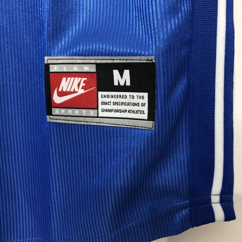 1998 Retro Italy Home Soccer Shirt AAA fan-grade — view 8