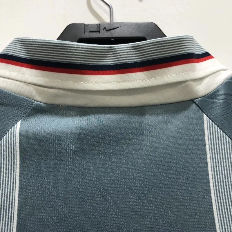 1996 Retro England Away Soccer Jersey AAA fan-grade — view 7