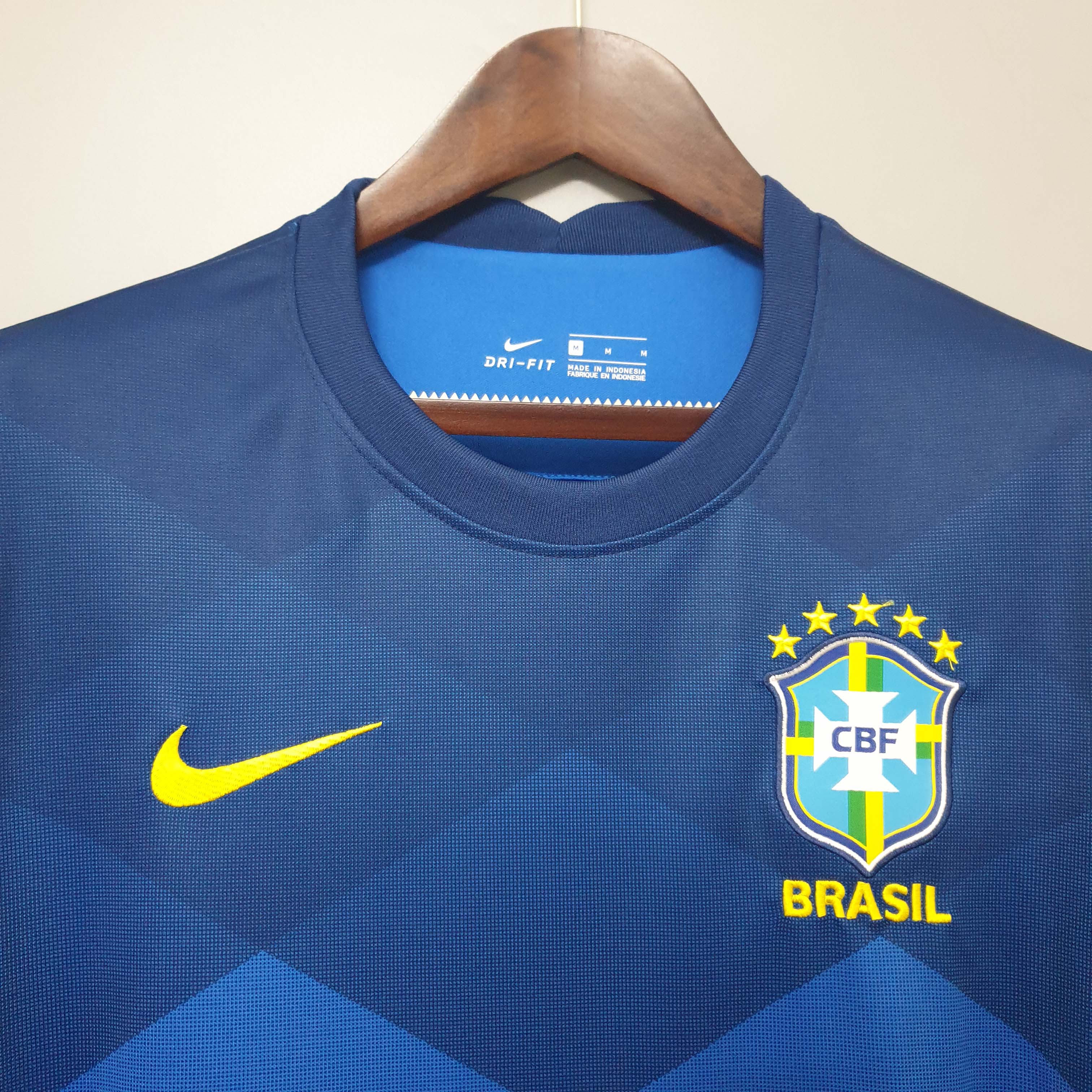 Camisa de Futebol Retro 2020 Brasil Away AAA qualidade fã — view 3