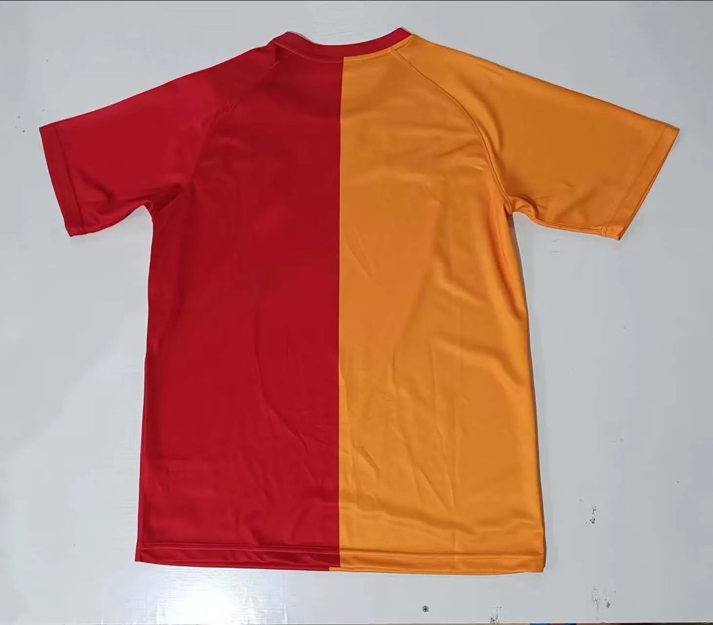 2023/2024 Galatasaray Home Football Shirt AAA fan-grade — view 2