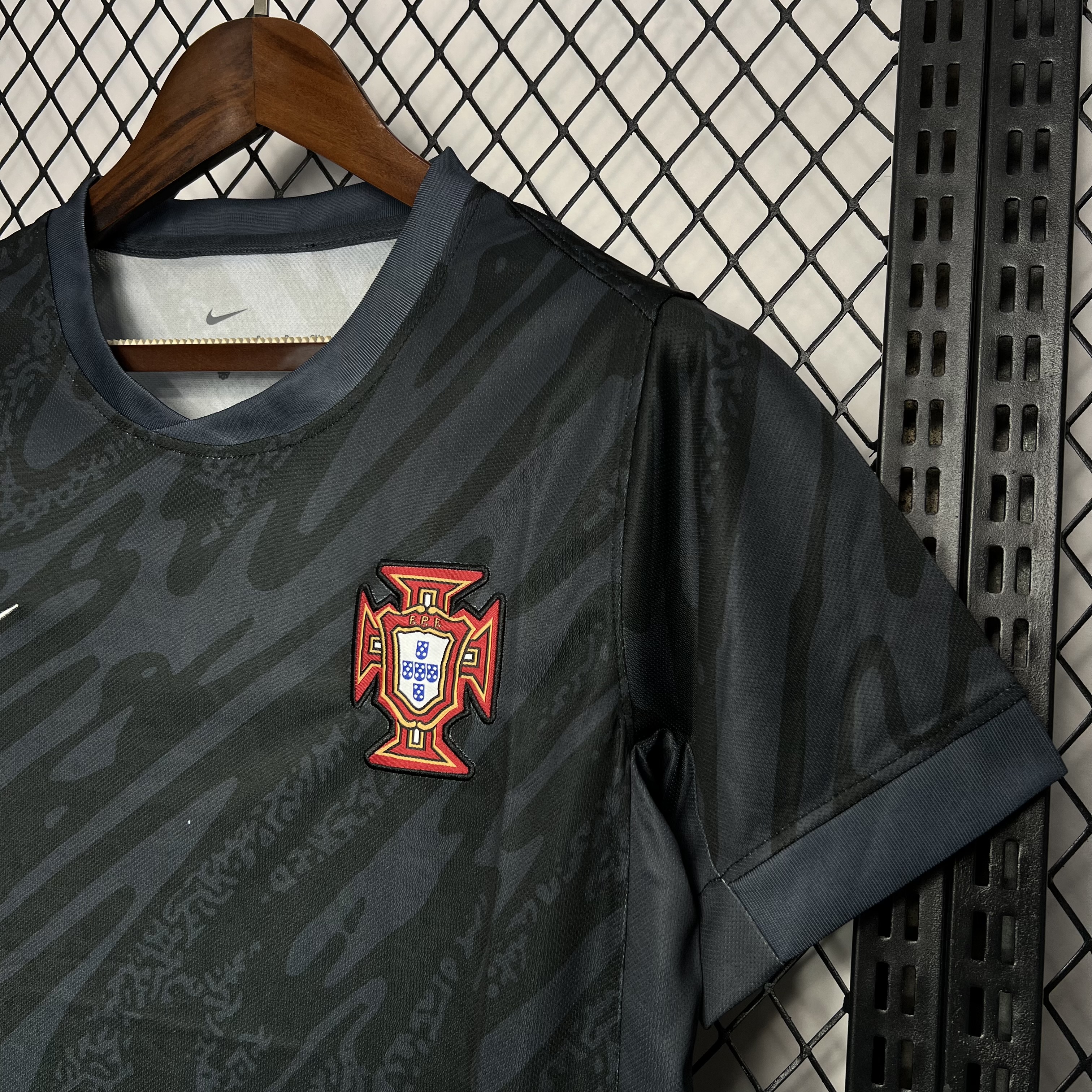 2024-2025 Portugal Goalkeeper uniform 2 Jersey — view 5