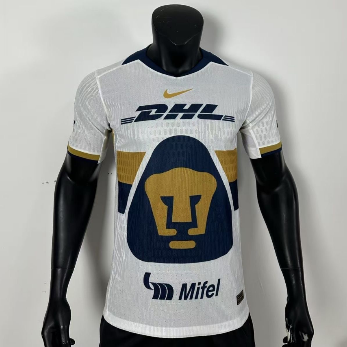 2025/2026 Player Version Pumas UNAM Home Football Shirt AAA fan-grade