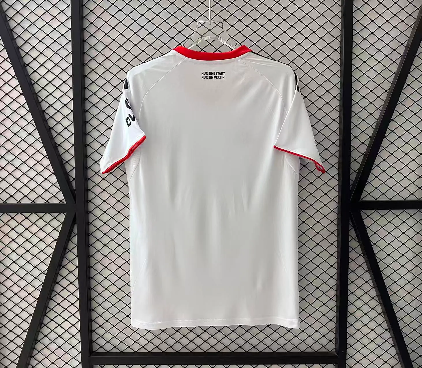 2025/2026 Frankfurt Away Football Jersey 1:1 Thai quality — view 2