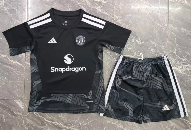 2026/2027 Manchester United Goalkeeper Football Shirt 1:1 Thai Quality Kids Size