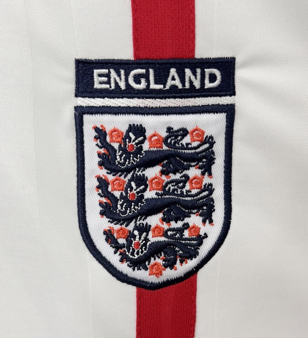 2002 Retro England Home Soccer Jersey AAA fan-grade — view 5