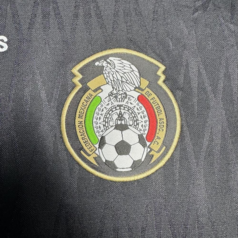 2010 Retro Mexico Away Soccer Jersey AAA fan-grade — view 6