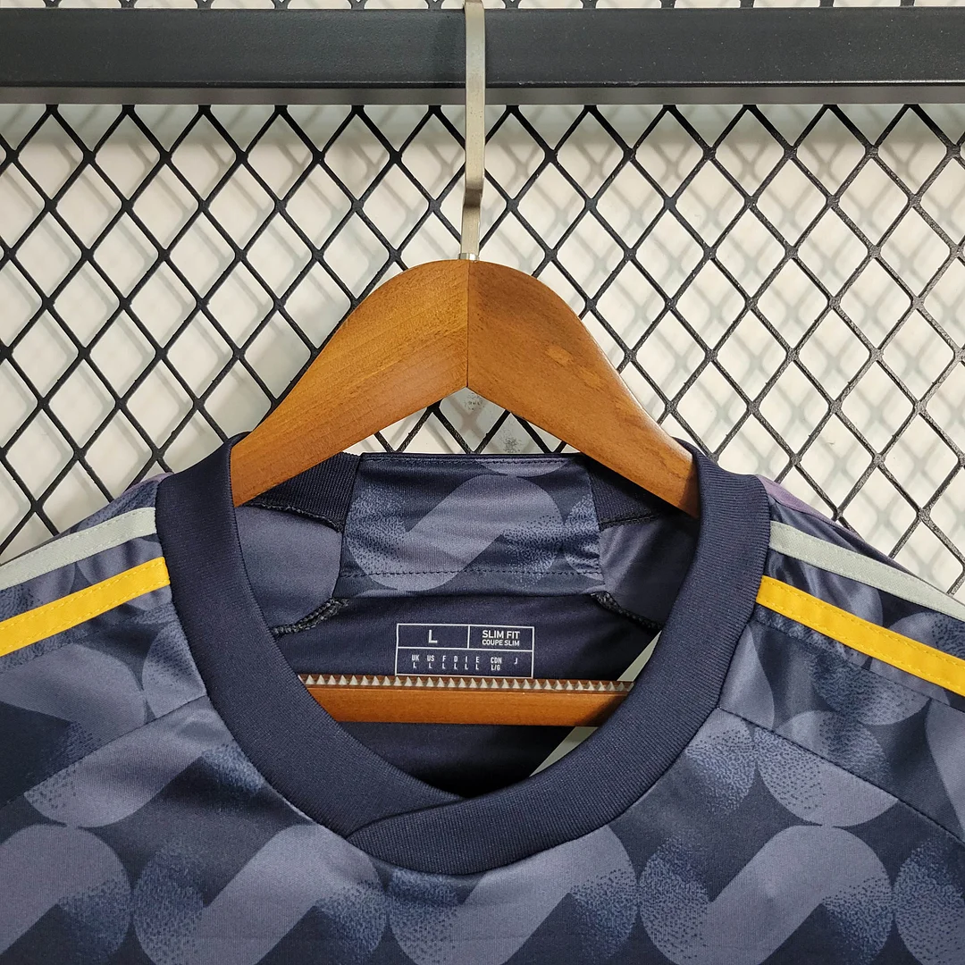 2023/2024 Real Madrid Away Football Shirt — view 4