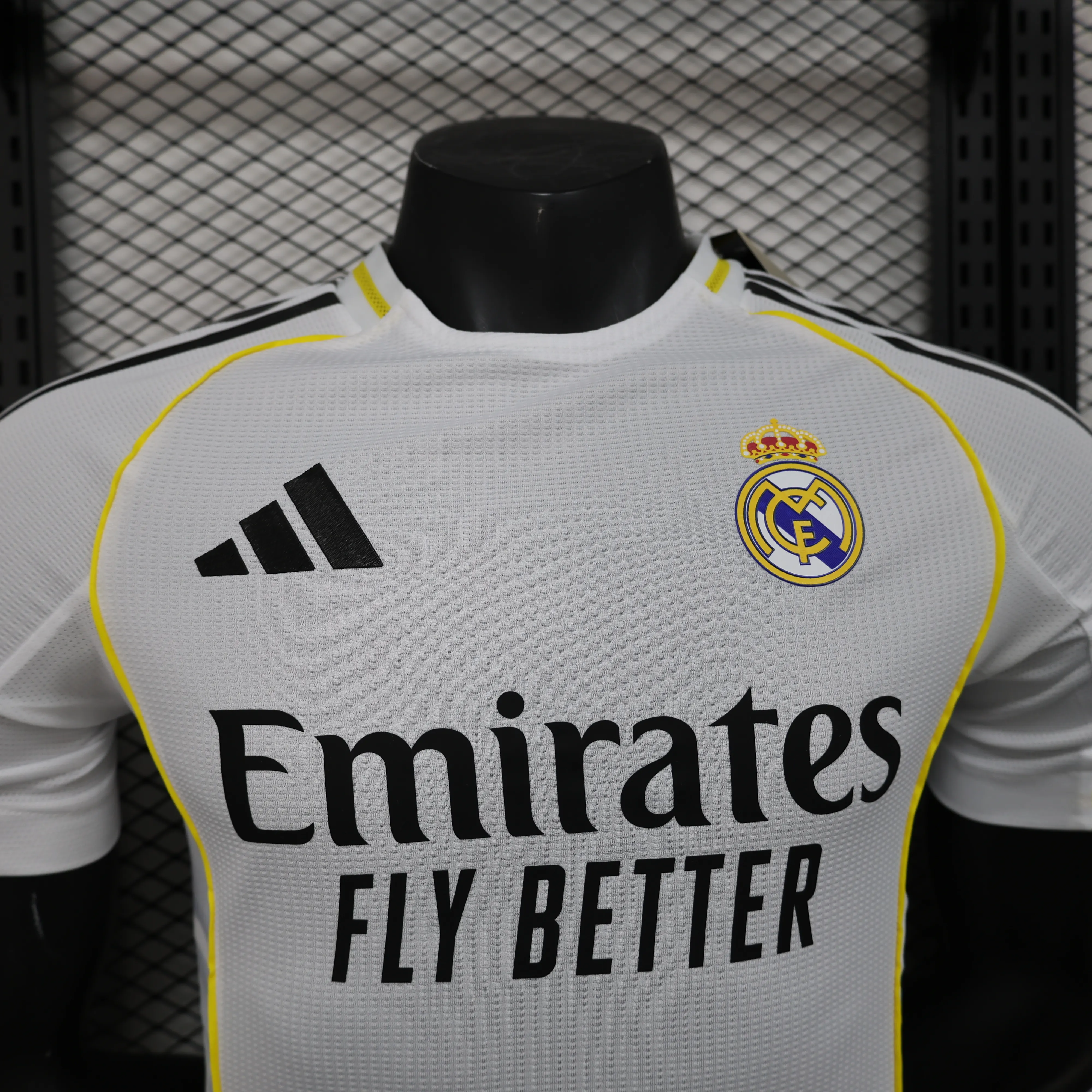 2025/2026 Player Version Real Madrid Home Football Jersey AAA fan-grade — view 3