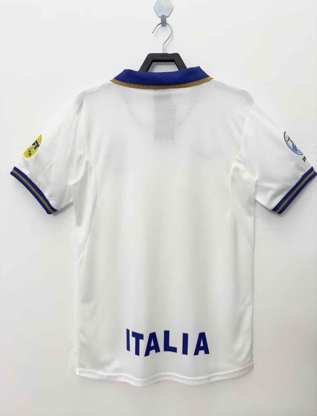 1996 Retro Italy Away Soccer Shirt AAA fan-grade — view 2