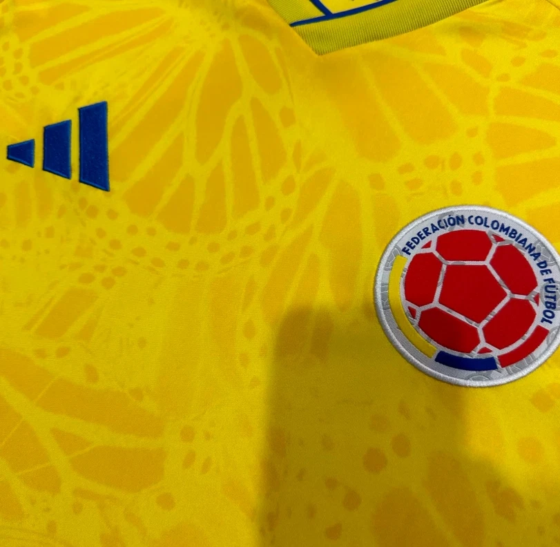 2026 Kolumbien Heim Fußballtrikot AAA Fan-Qualität — view 4
