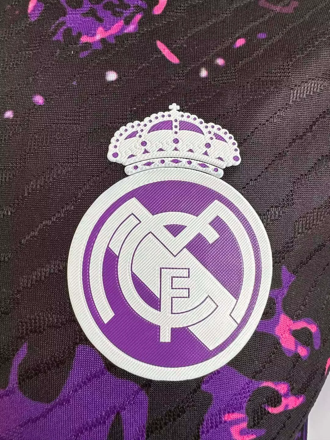 2023/2024 Player Version Real Madrid Football Shirt Classic Edition — view 7