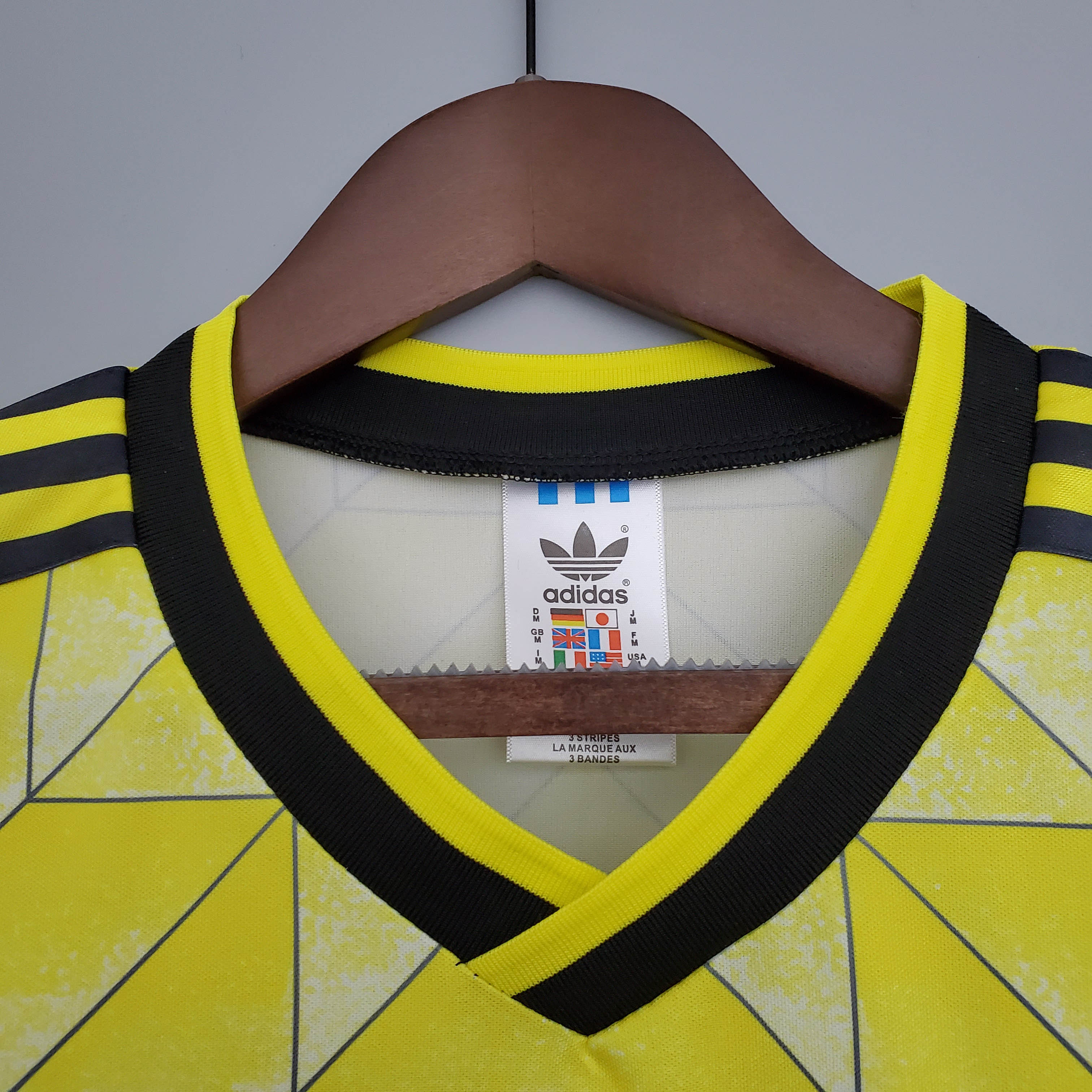 1988/1989 Retro Dortmund Home Football Shirt — view 7