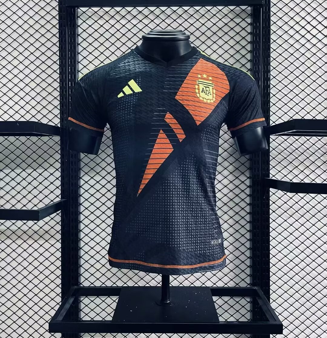2024-2025 Player Version Argentina Goalkeeper Jersey — view 3