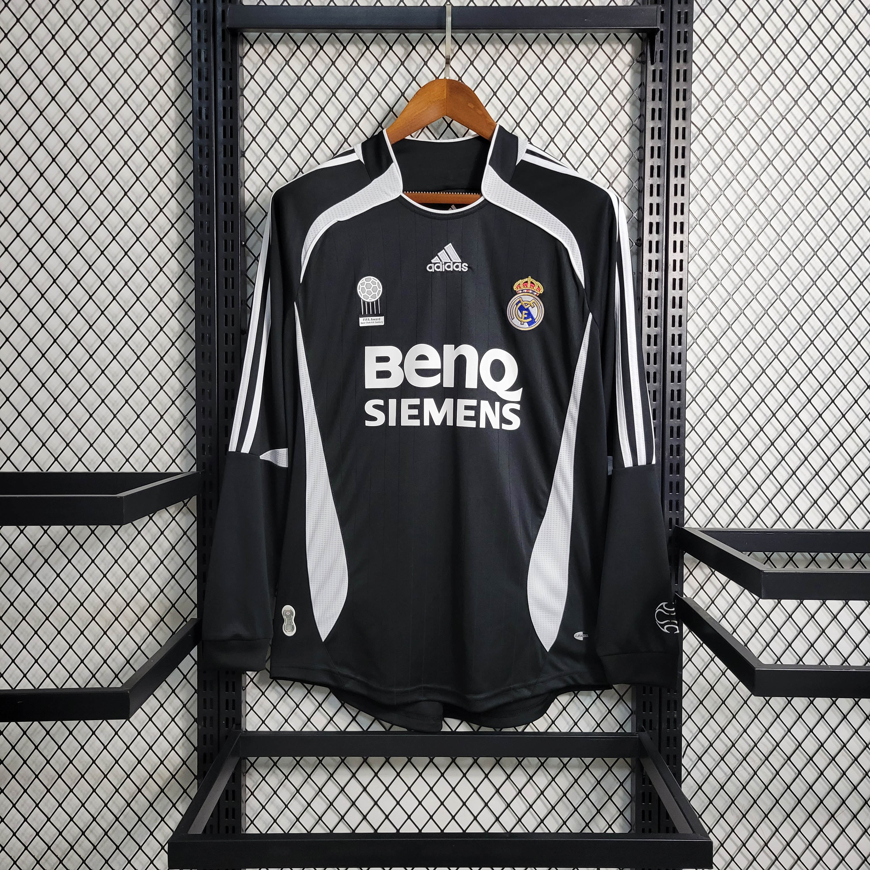2006/2007 Retro Long Sleeve Real Madrid Away Jersey AAA fan-grade — main view