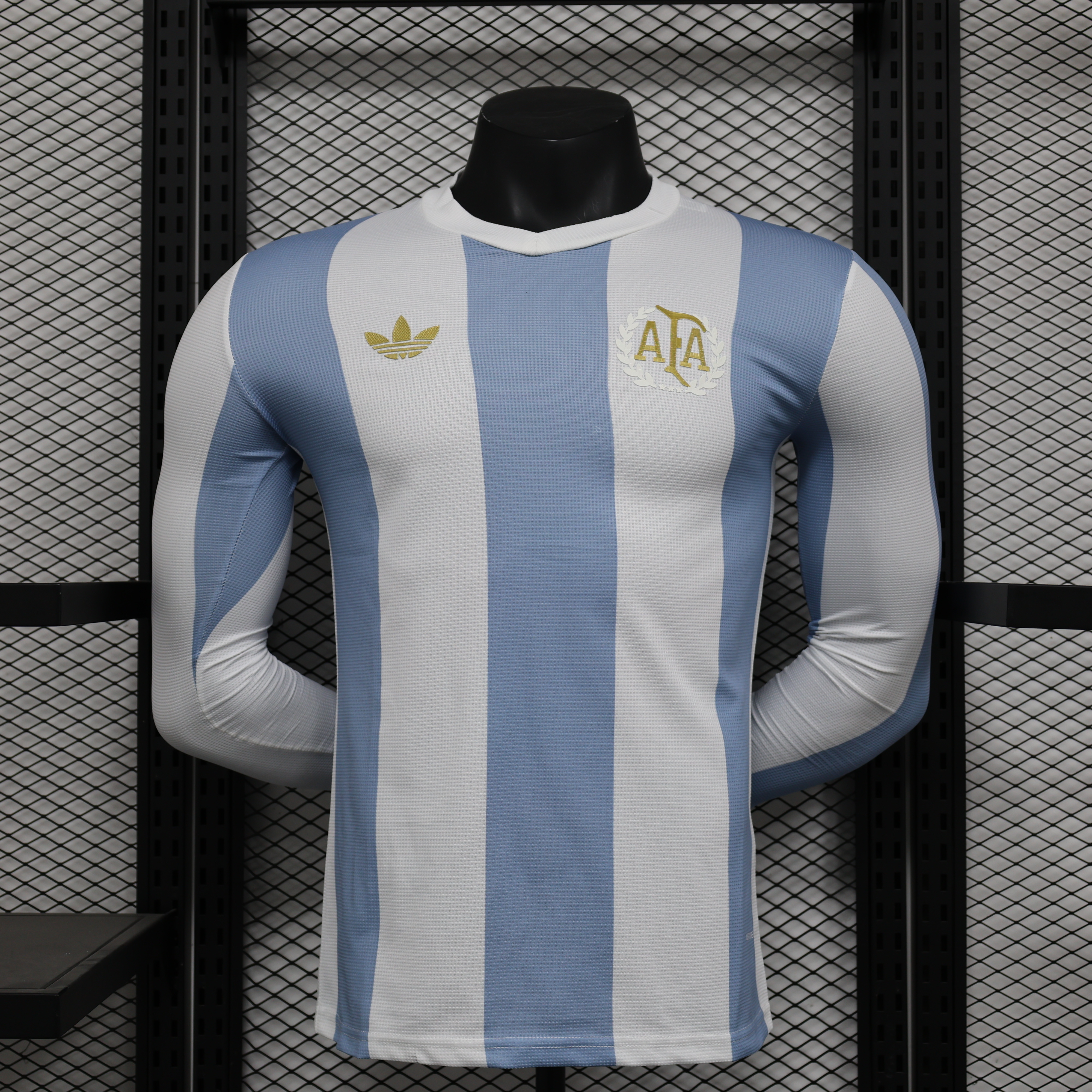 نسخة اللاعب كم طويل الأرجنتين الذكرى 50 2024 — main view