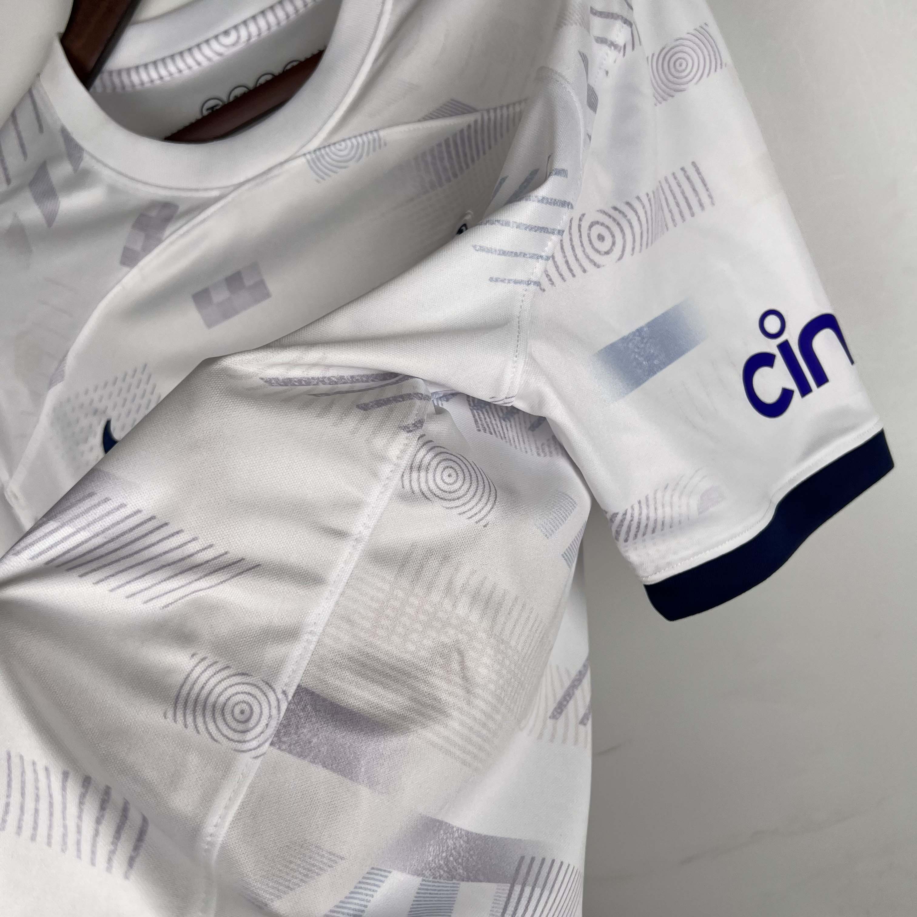2023/2024 Tottenham Home Football Shirt — view 8