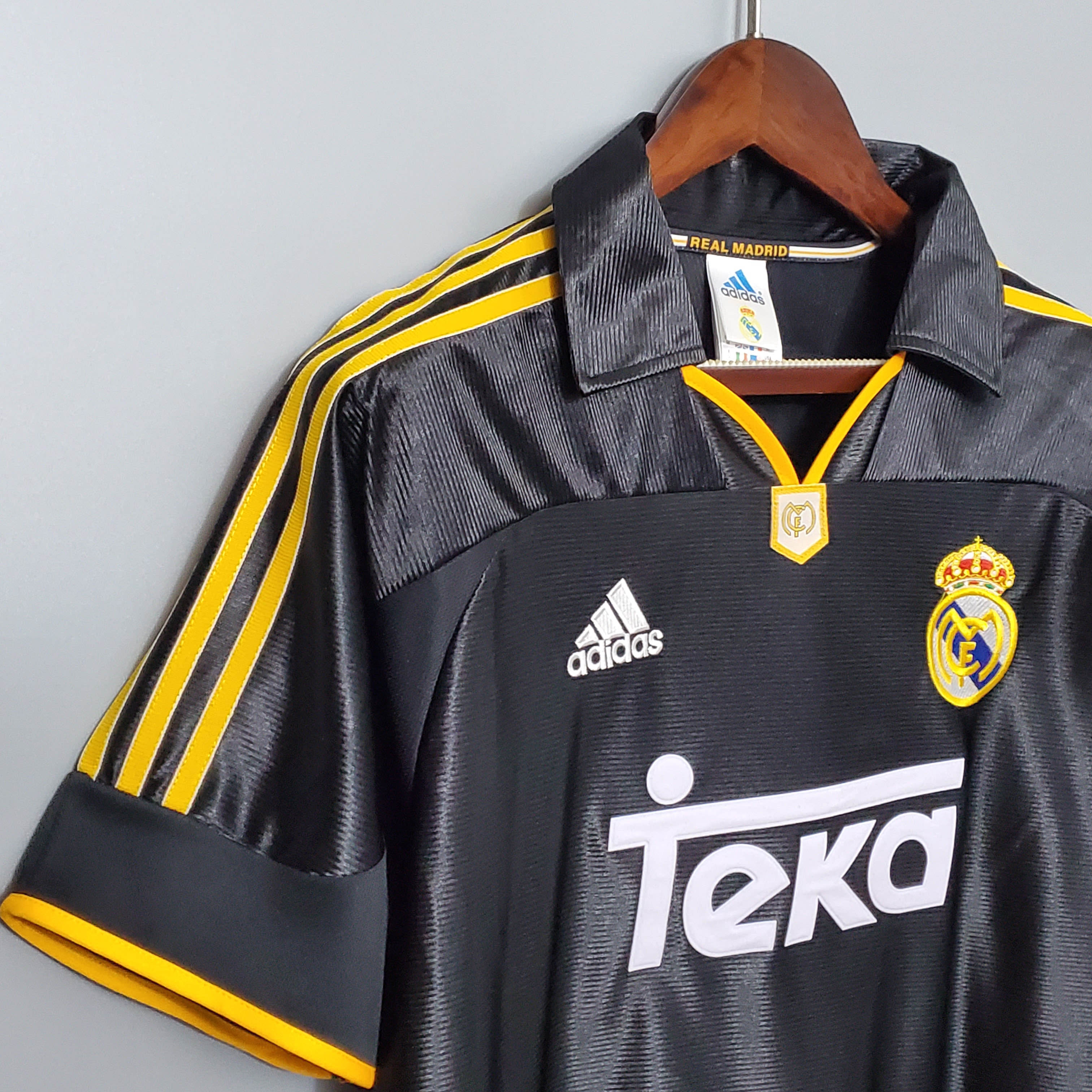 1999/2001 Retro Real Madrid Away — view 6