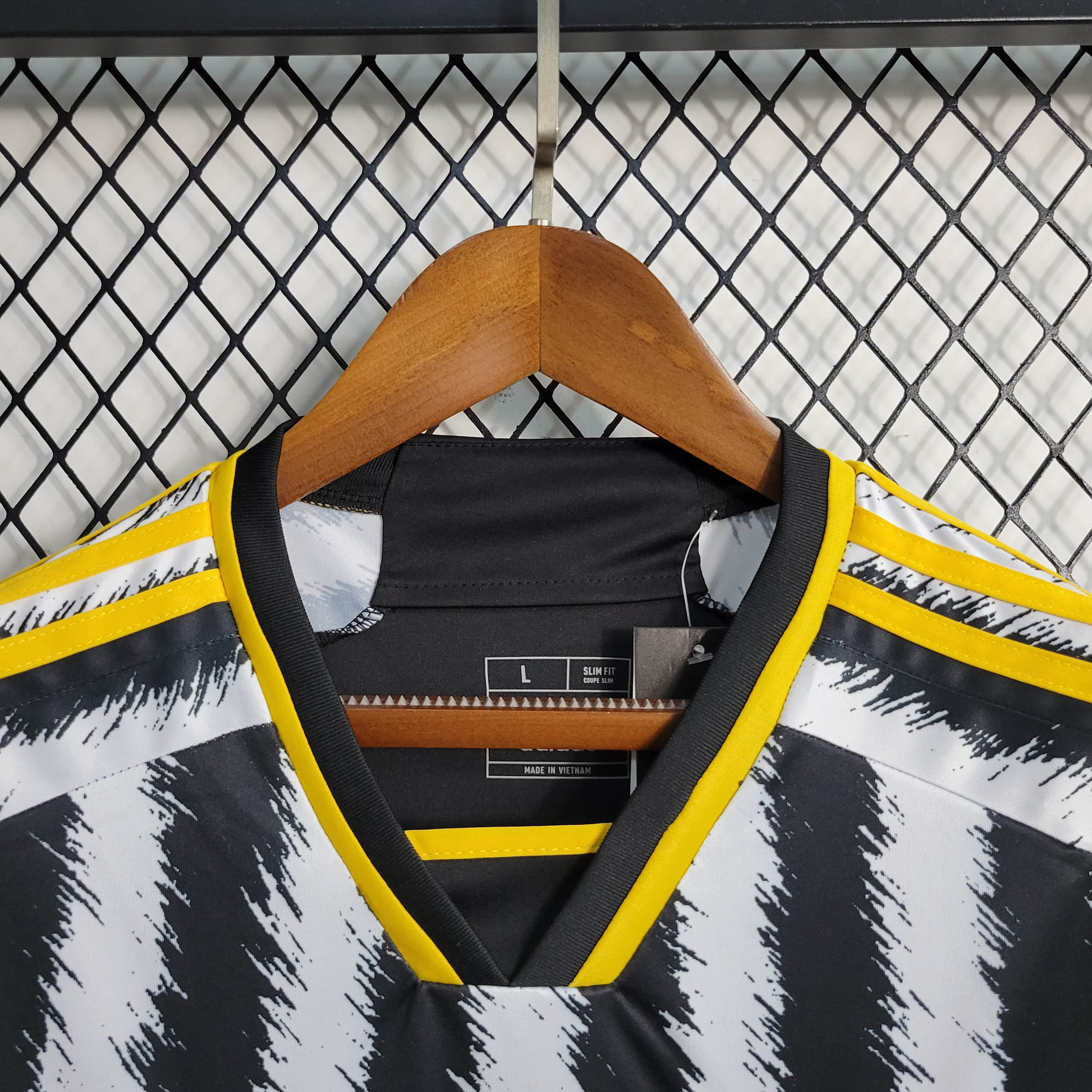 2023/2024 Juventus Home Soccer Jersey 1:1 Thai Quality — view 8