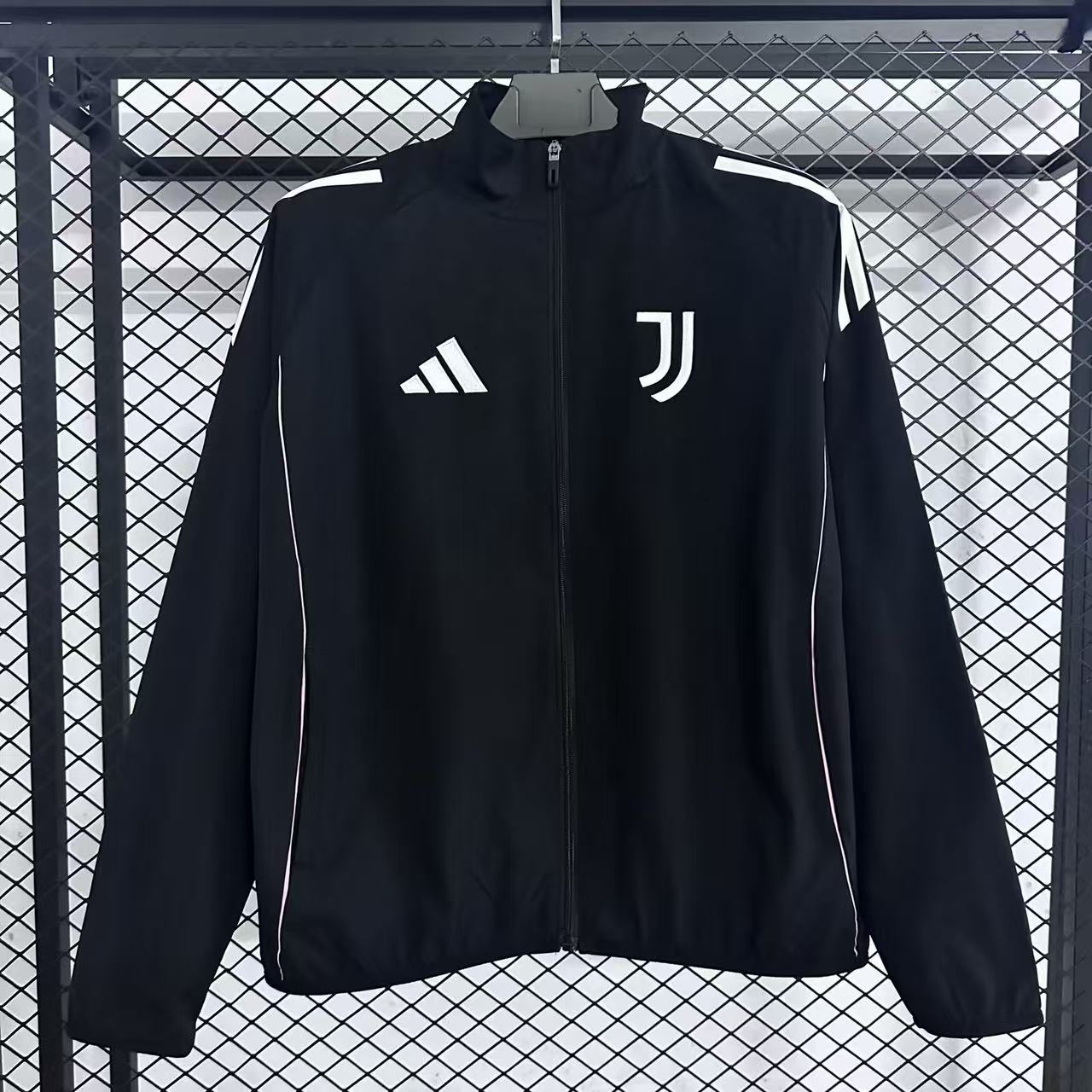 2025/2026 Juventus Windbreaker Black Jersey AAA fan-grade — main view