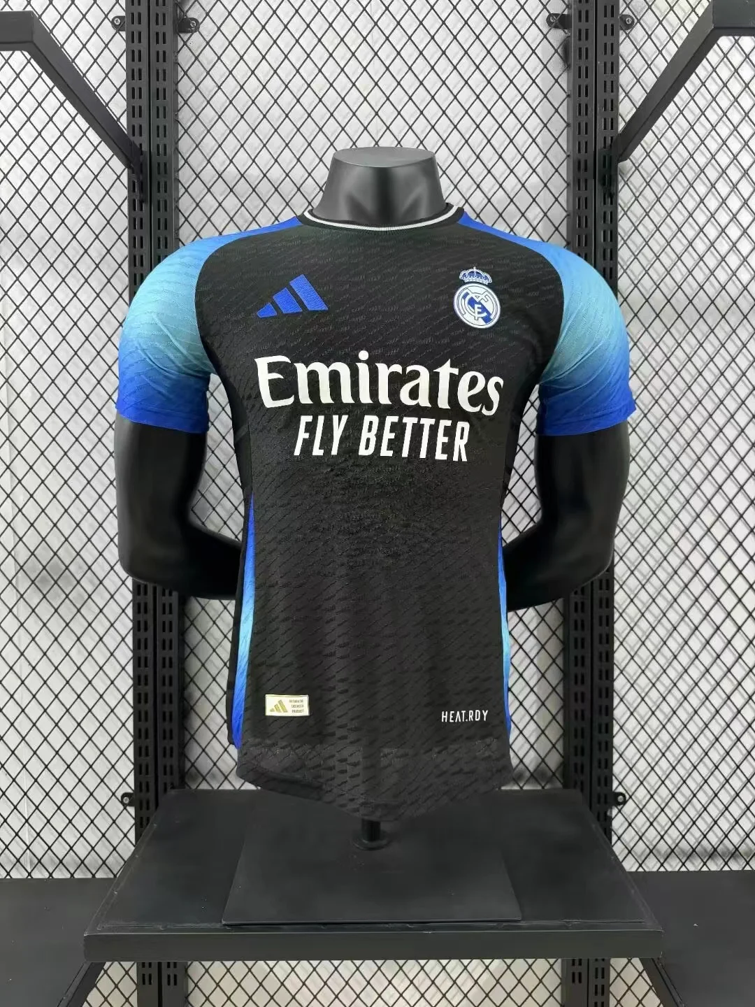 2024/2025 Spielerversion Real Madrid Sonderedition Trikot 03
