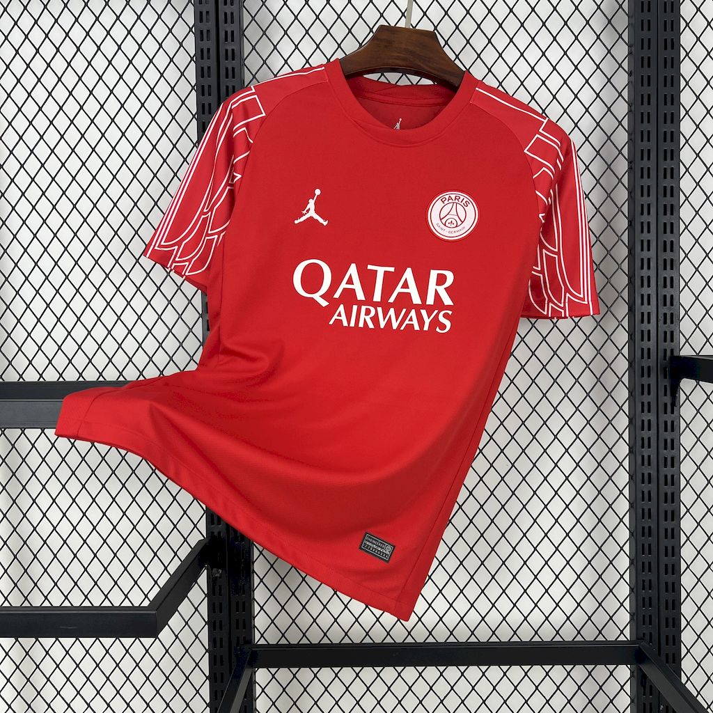 2025/2026 Paris Saint-Germain red goalkeeper Football Jersey AAA fan-grade