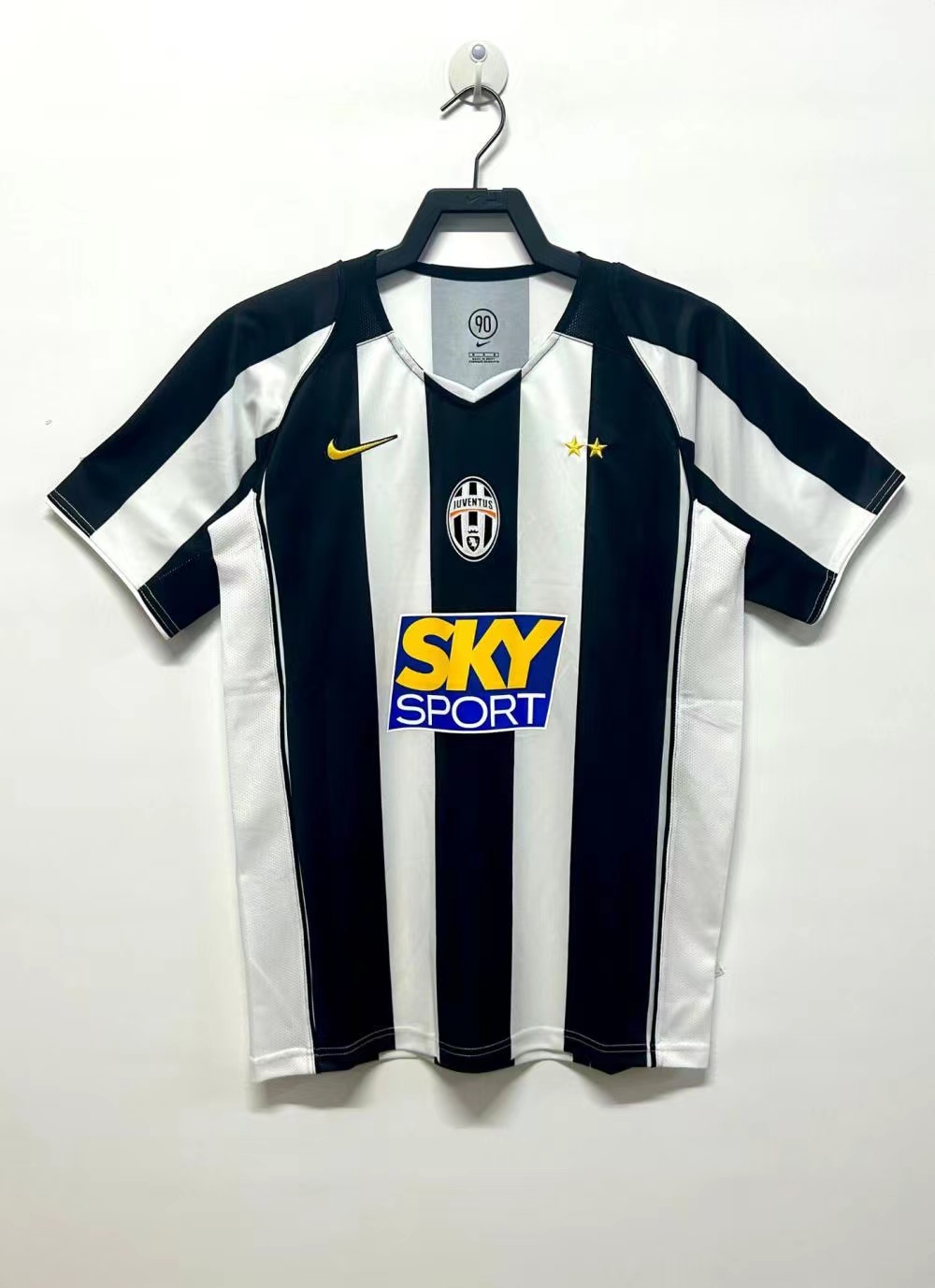 2004/2005 Retro Juventus Home Soccer Jersey AAA fan-grade
