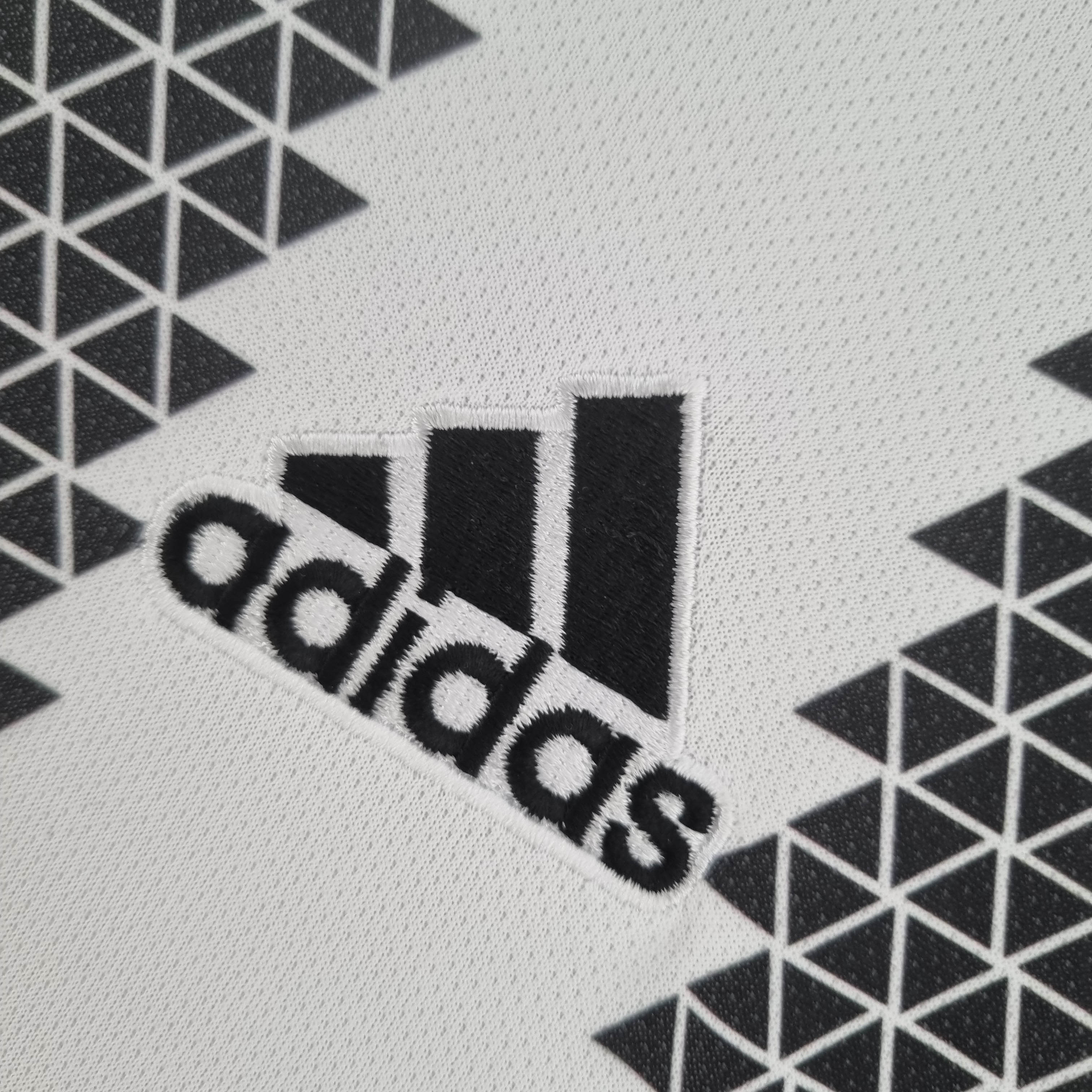 2022/2023 Juventus Home Soccer Jersey AAA fan-grade — view 4