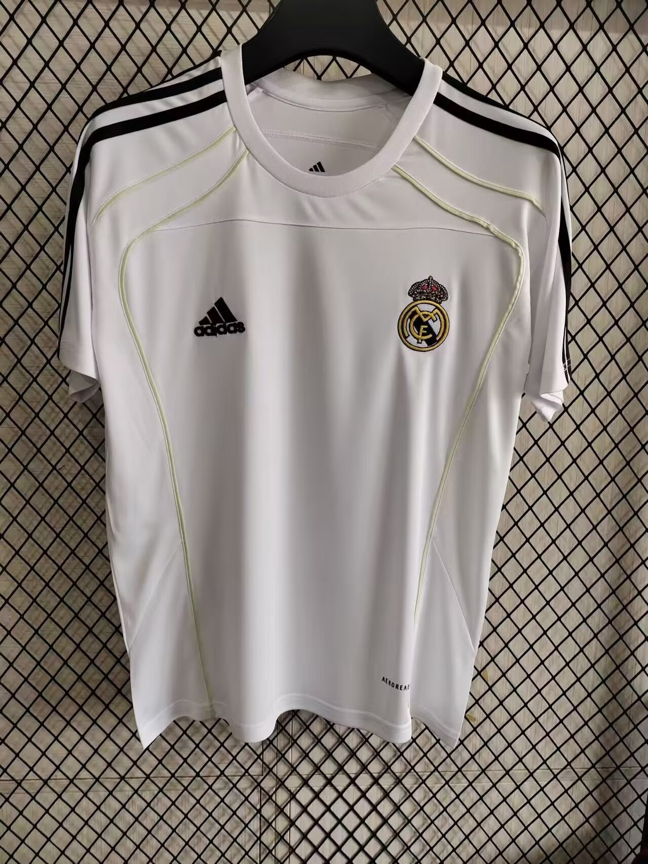 2025/2026 Real Madrid Crewneck T-shirt white Football Jersey AAA fan-grade