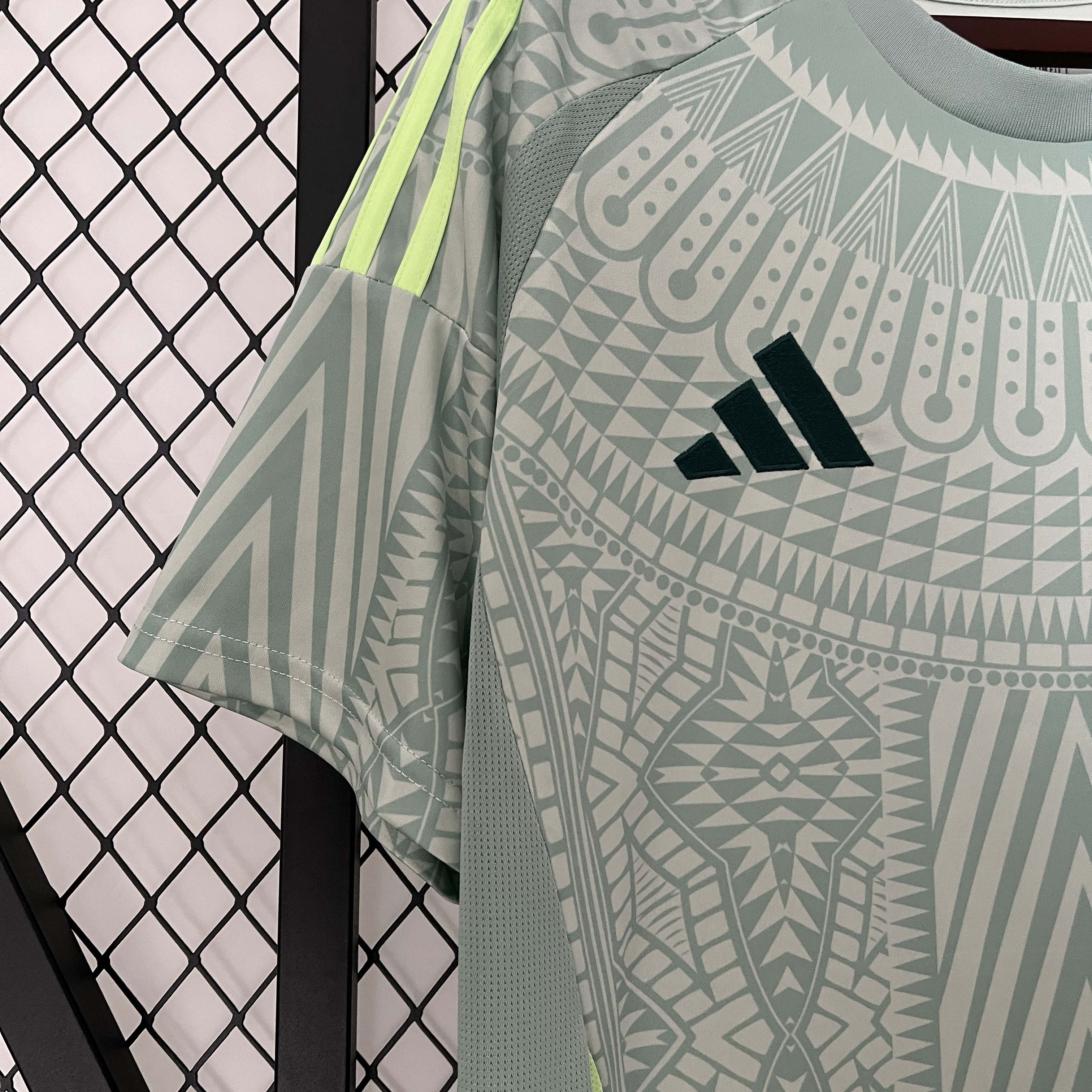 Camiseta de Fútbol 2024 de la Selección Nacional de México Visitante AAA calidad aficionado — view 5