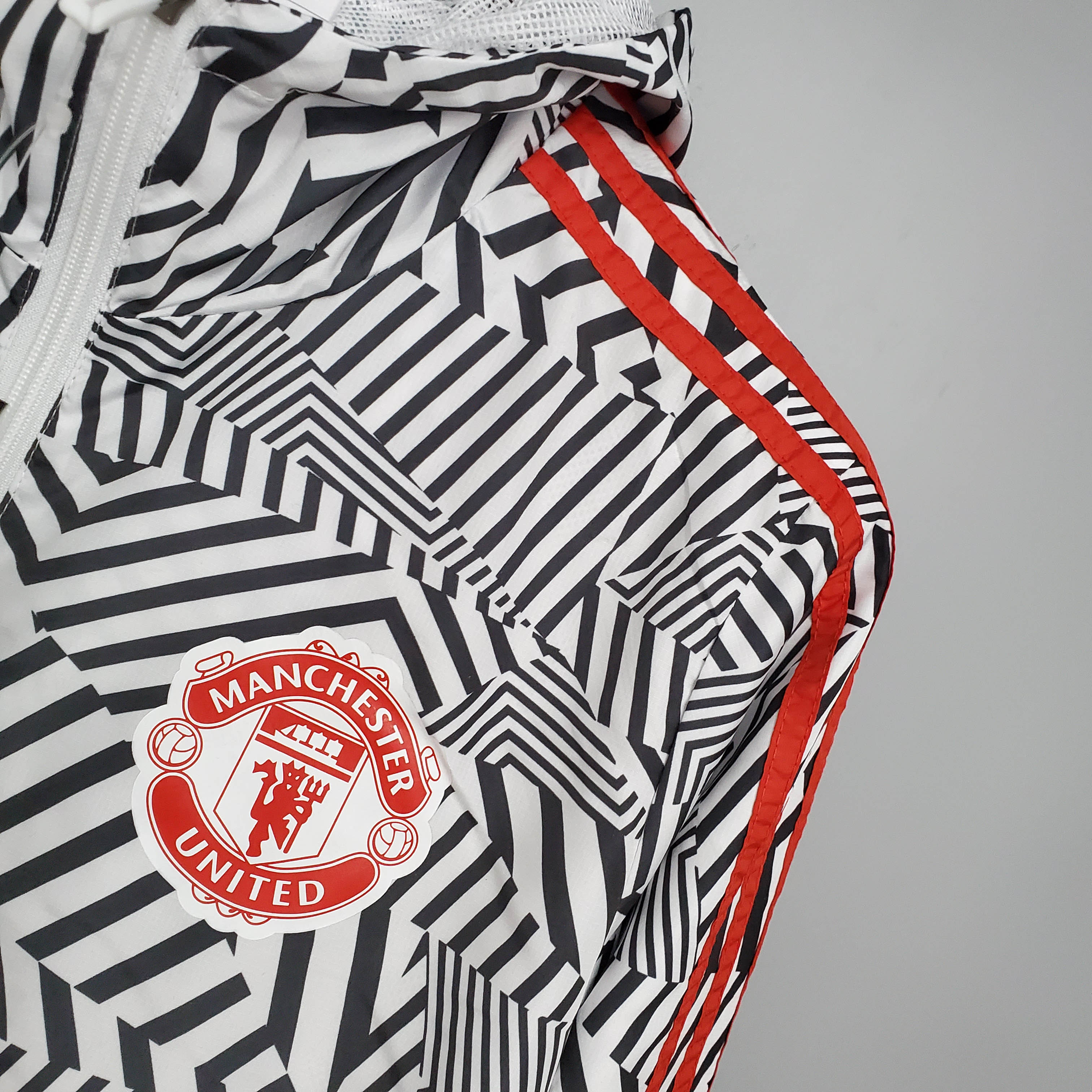 2021/2022 Manchester United Jersey Windbreaker Black-White Stripes — view 5