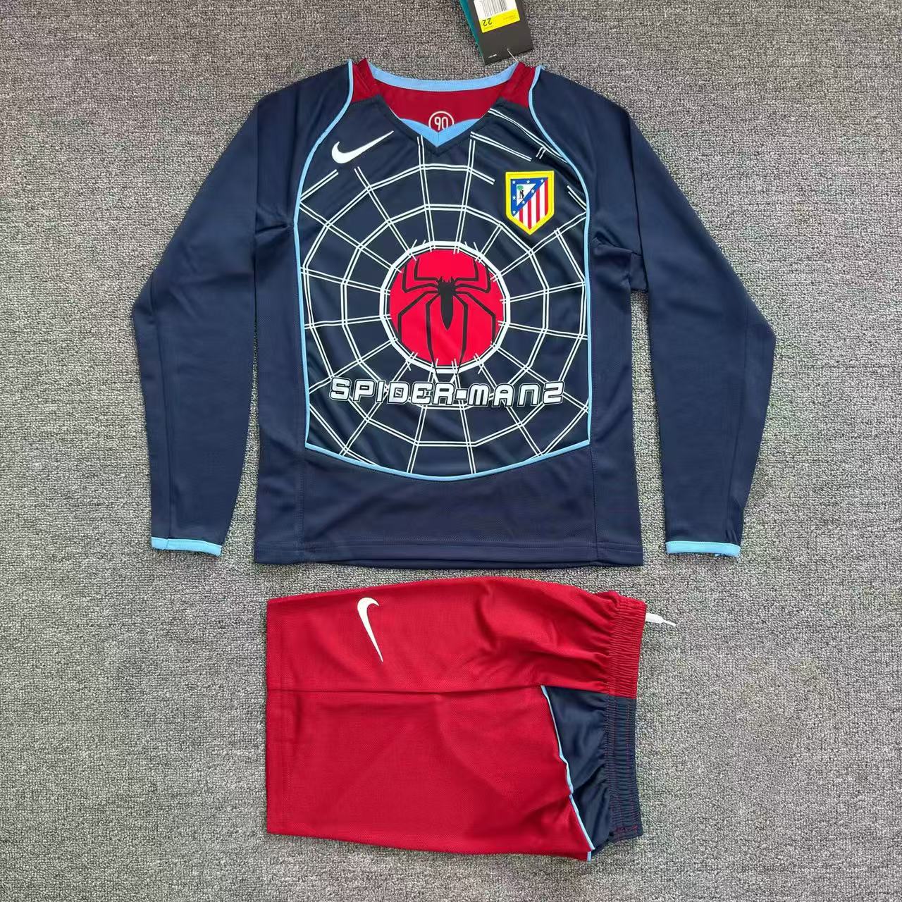 تي شيرت كرة قدم Atletico Madrid الخارجي بأكمام طويلة ريترو 2004-2005 جودة تايلاندية مقاس أطفال
