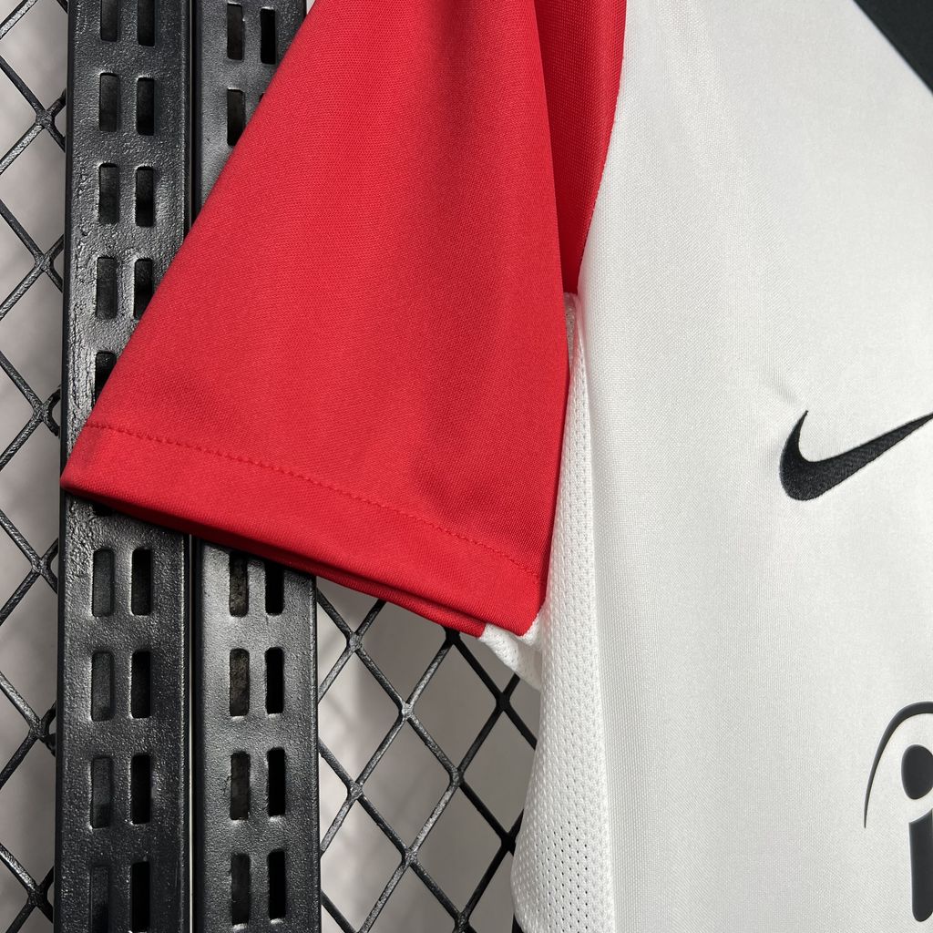 2024/2025 Frankfurt Home Football Jersey — view 6