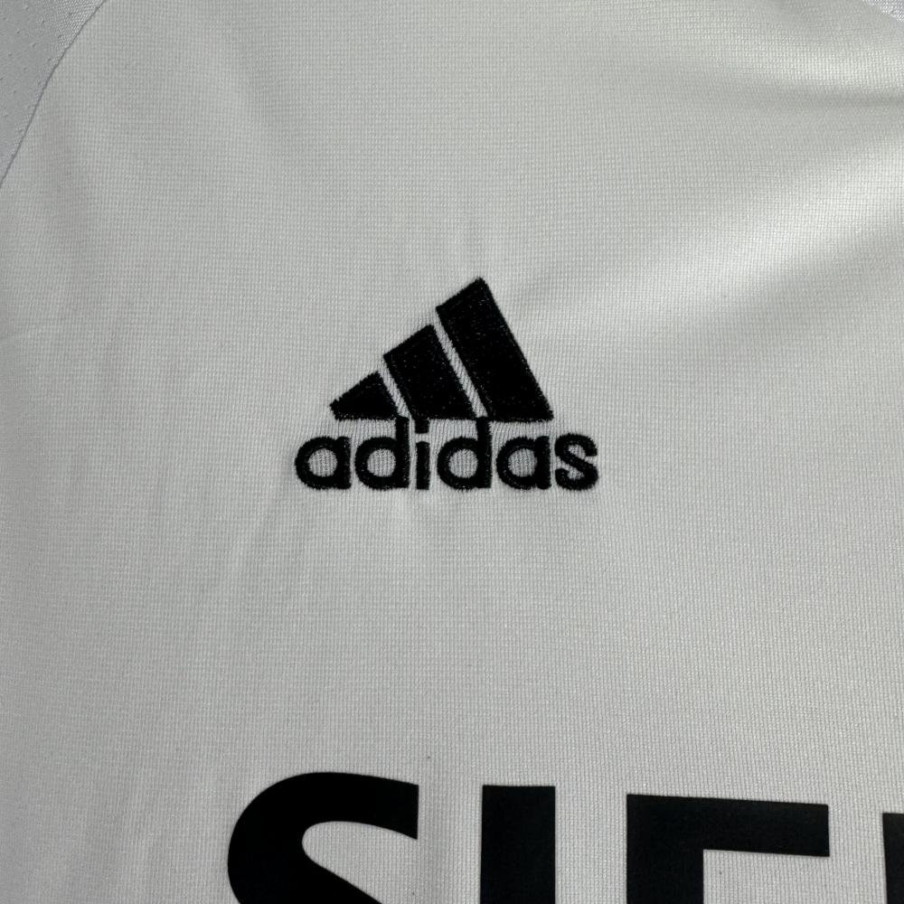 2005/2006 Retro Long Sleeve Real Madrid Home Soccer Jersey AAA fan-grade — view 5