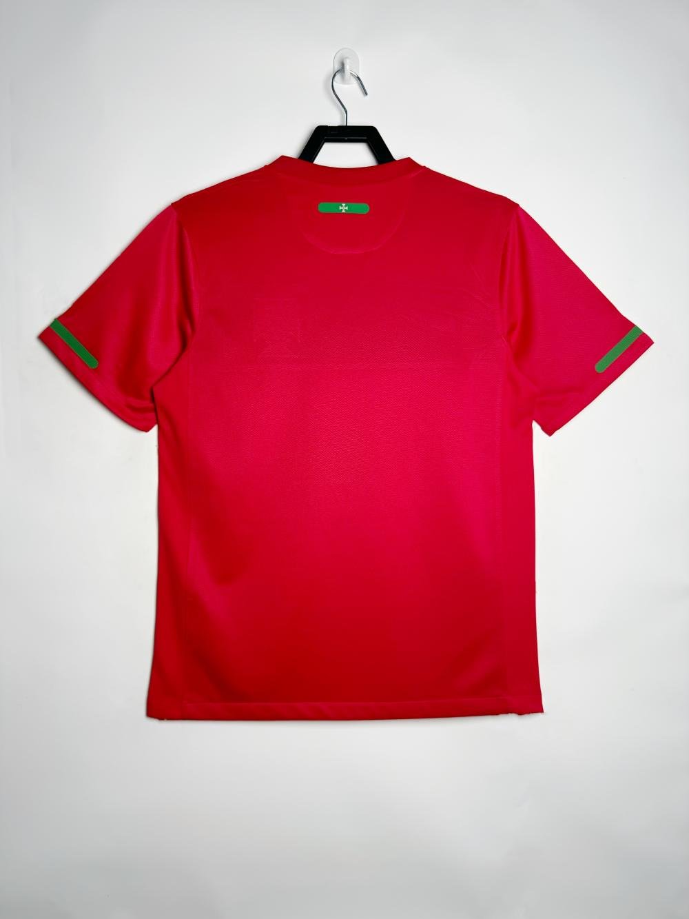 2010 Retro Portugal Home Football Shirt AAA fan-grade — view 2