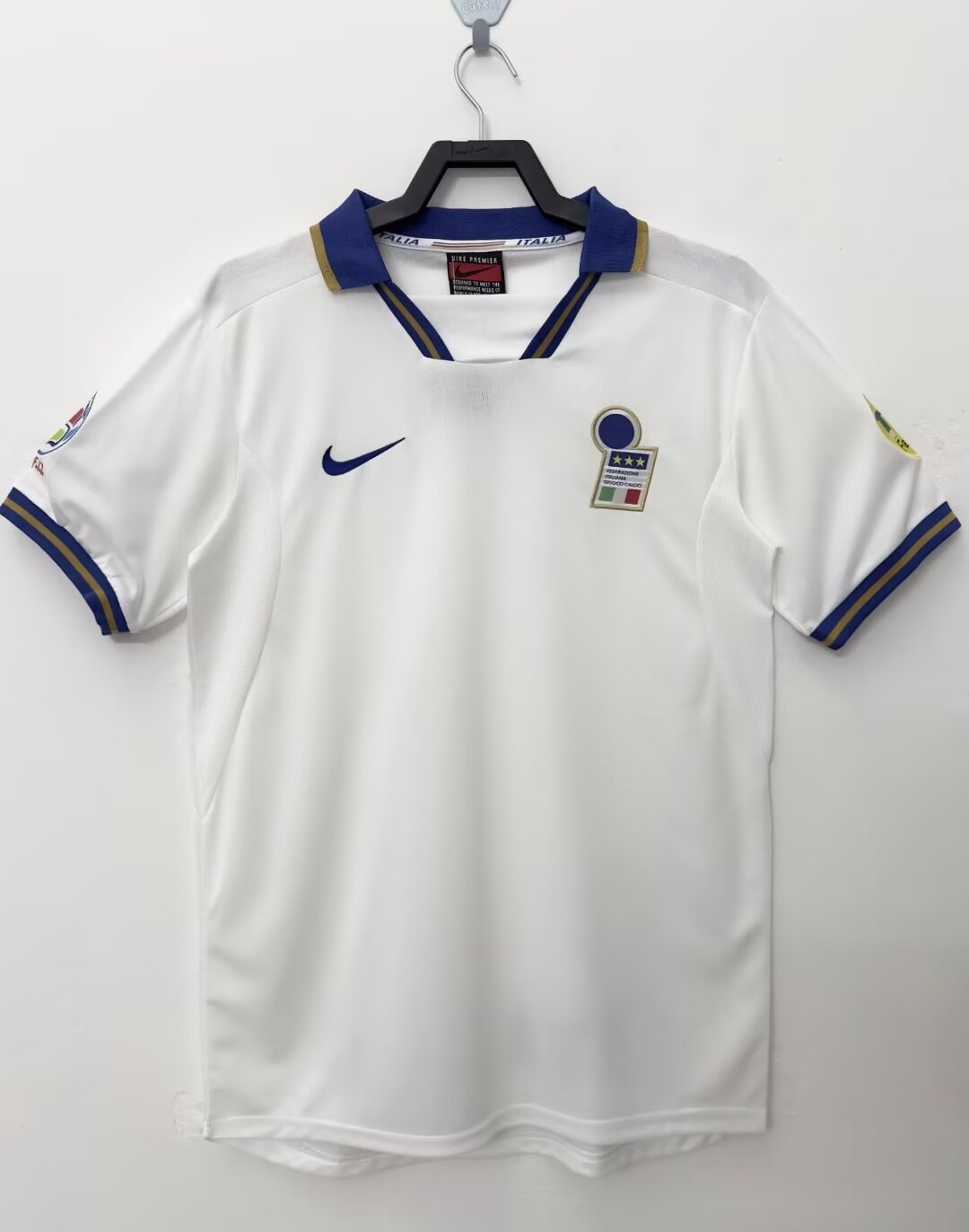 1996 Retro Italy Away Soccer Shirt AAA fan-grade — main view