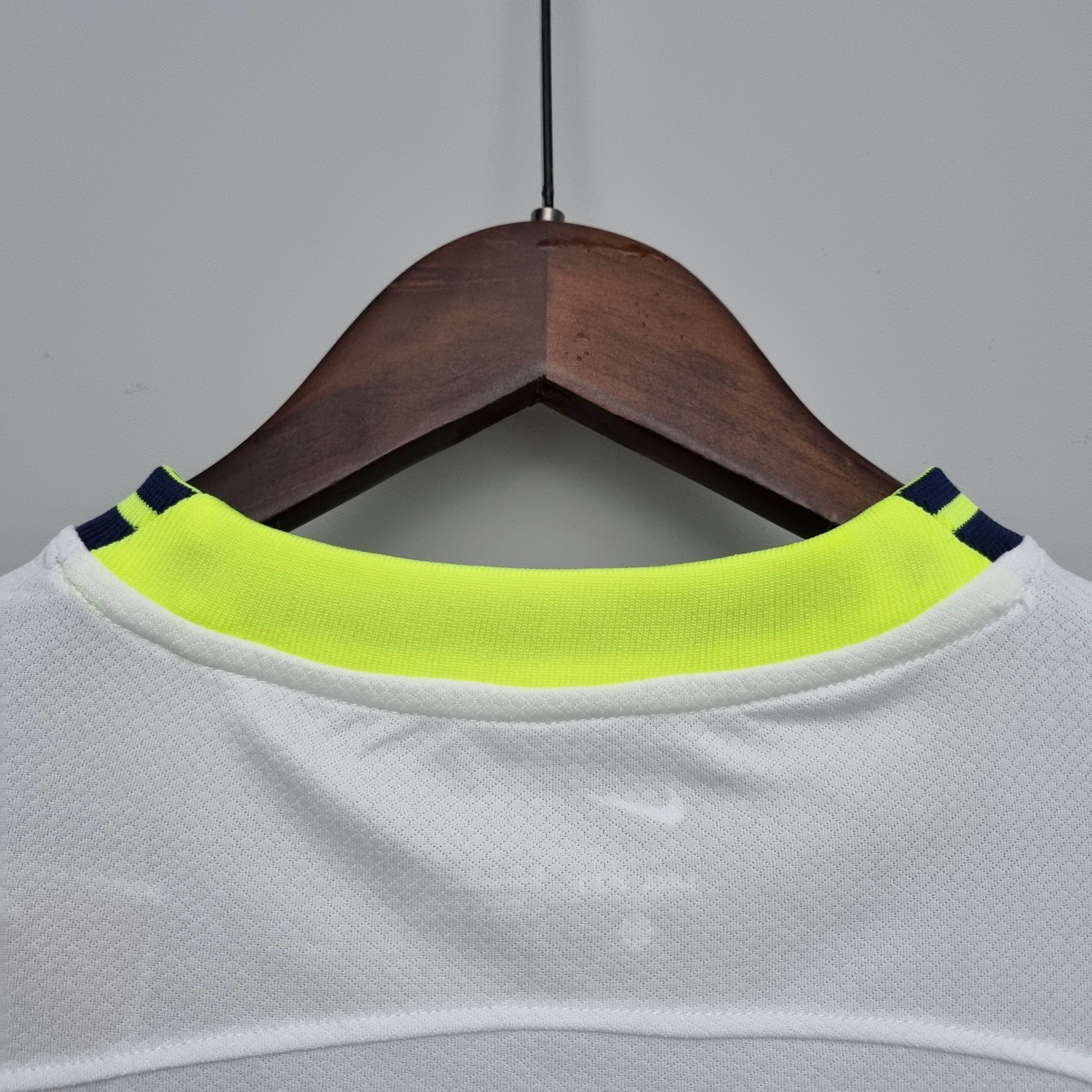 2022/2023 Tottenham Football Shirt Home — view 7