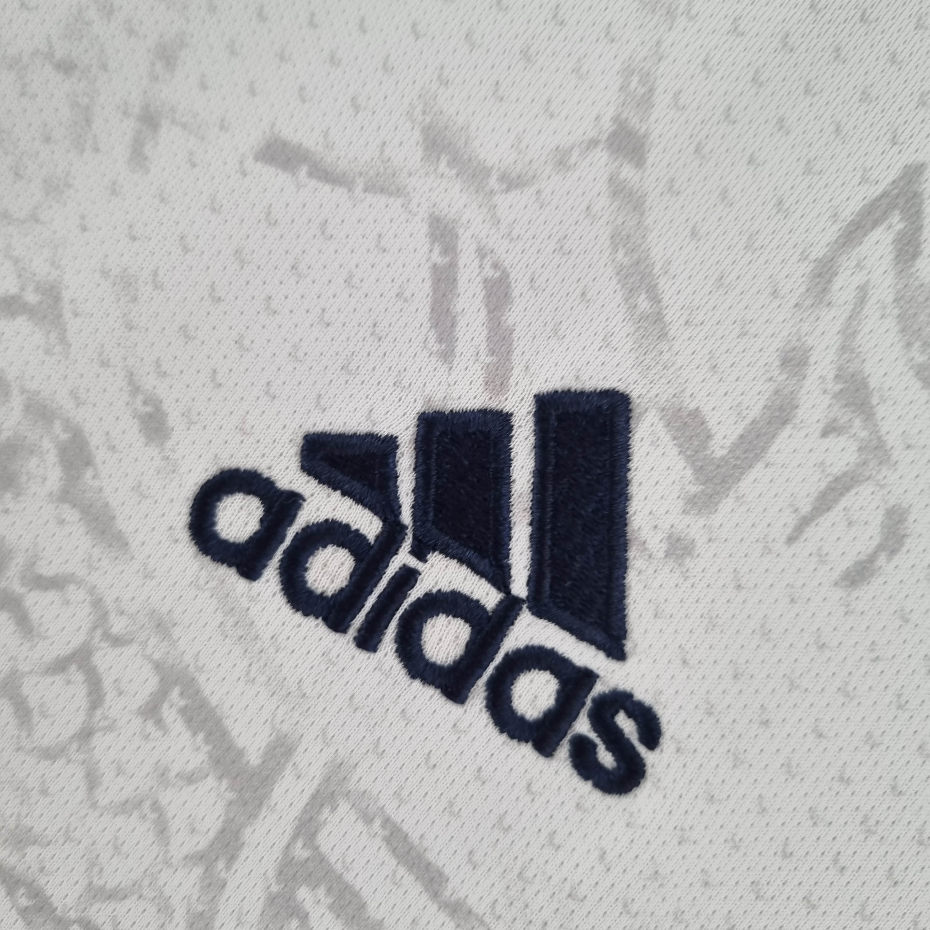 2022/2023 Real Madrid Chinese Dragon Football Shirt White — view 4