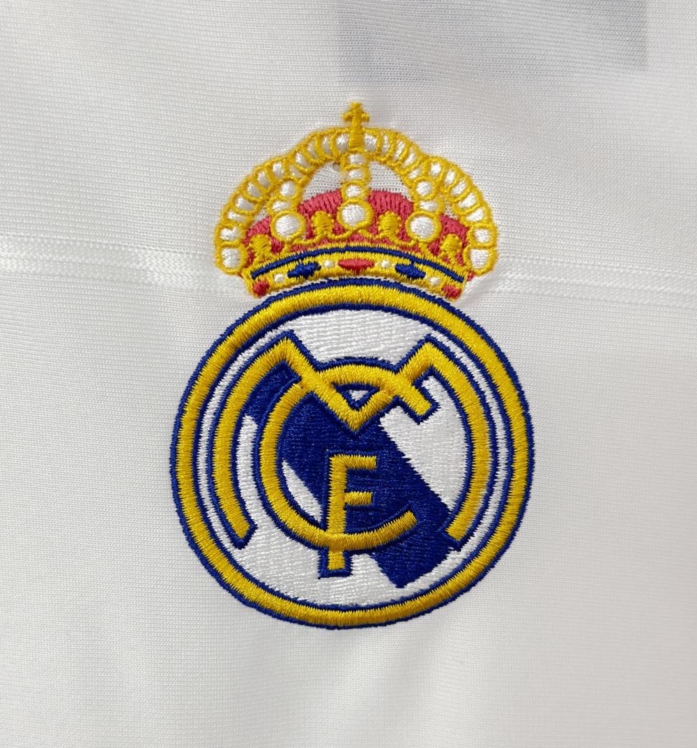 2013/2014 Retro Real Madrid Home Football Jersey AAA fan-grade — view 9