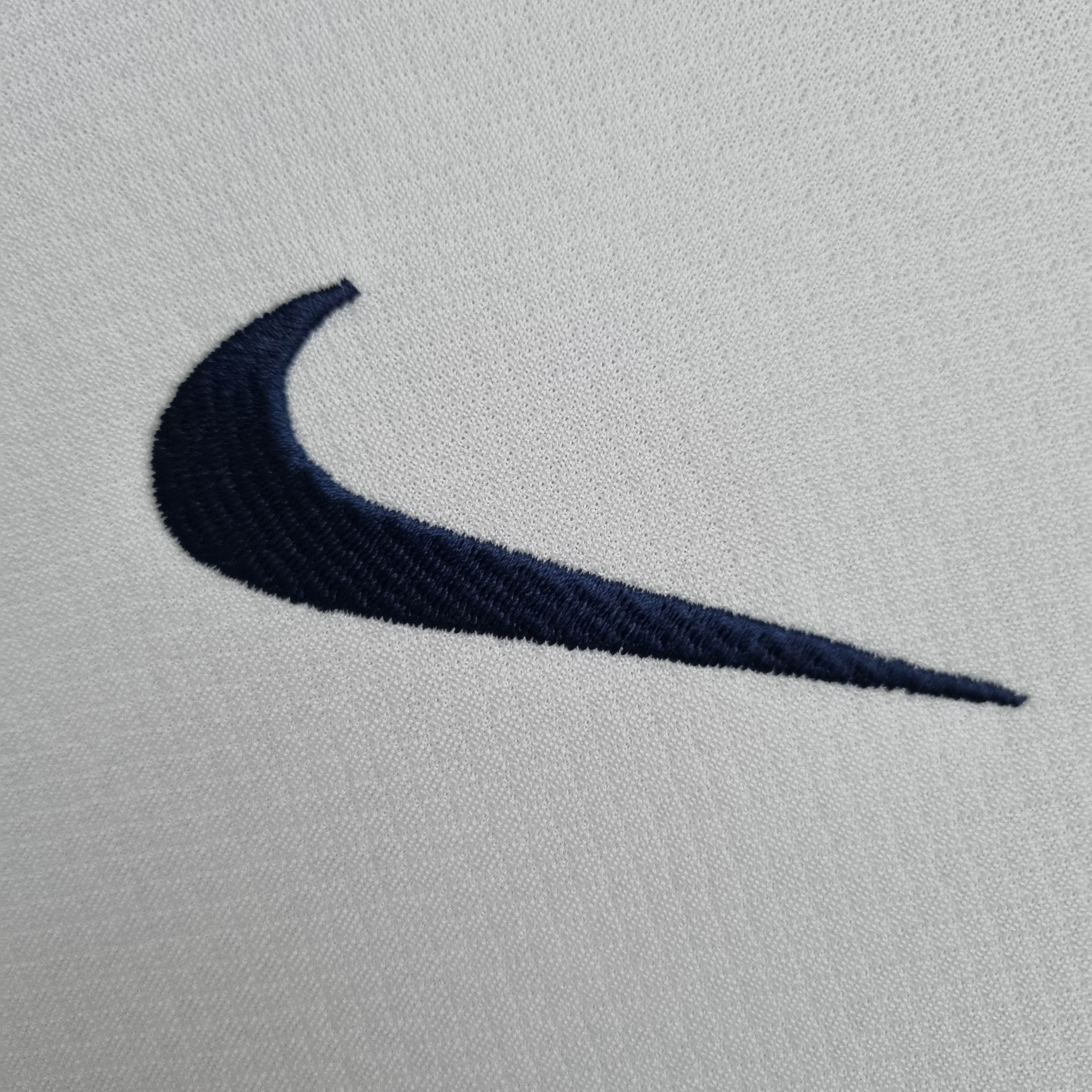 2022/2023 Tottenham Football Shirt Home — view 4
