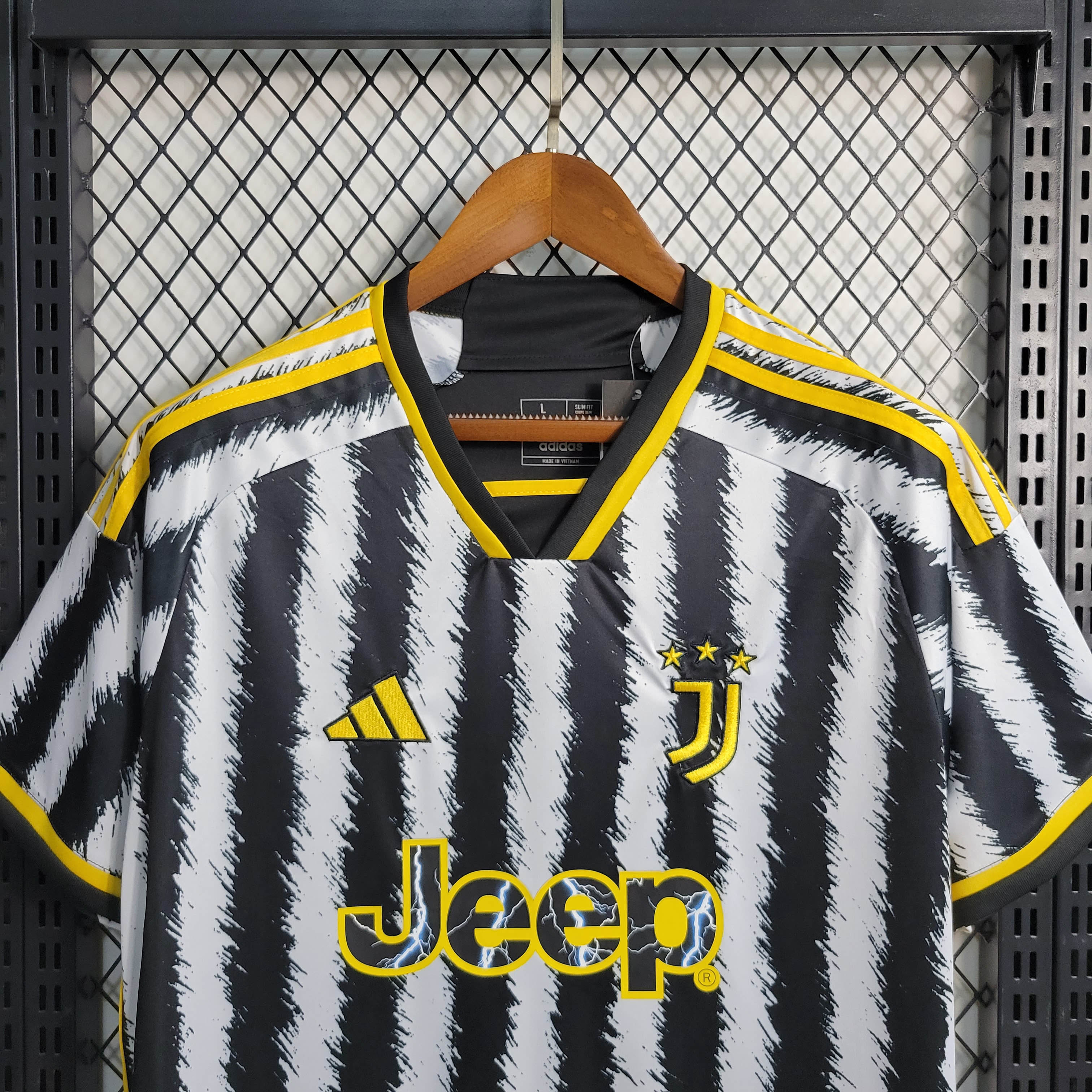 2023/2024 Juventus Home Soccer Jersey 1:1 Thai Quality — view 4