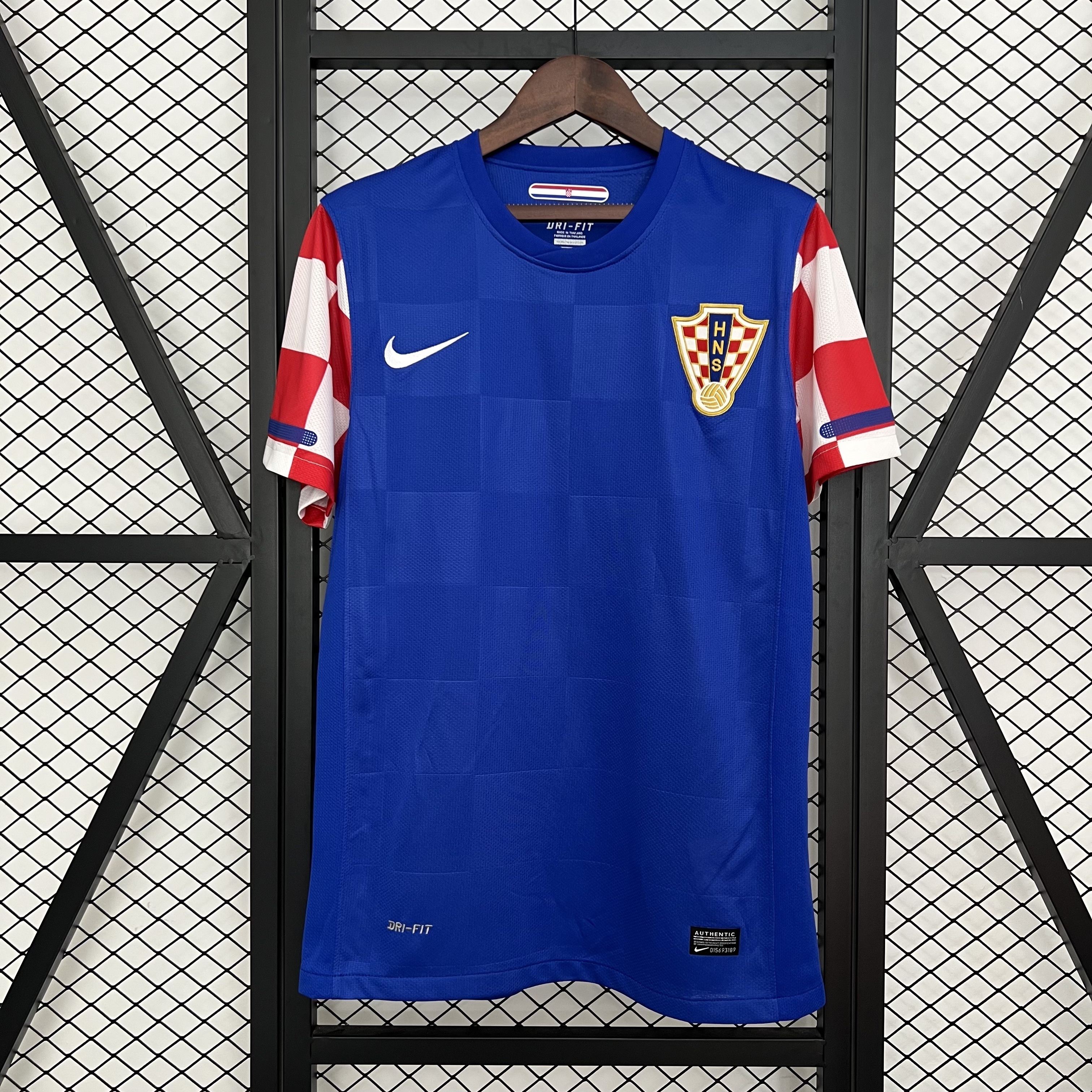 2010 Retro Croatia National Team Away Football Shirt AAA fan-grade