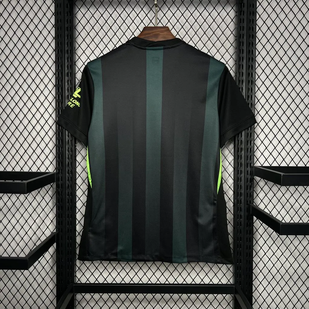 2024/2025 VfL Wolfsburg Away Football Shirt — view 2