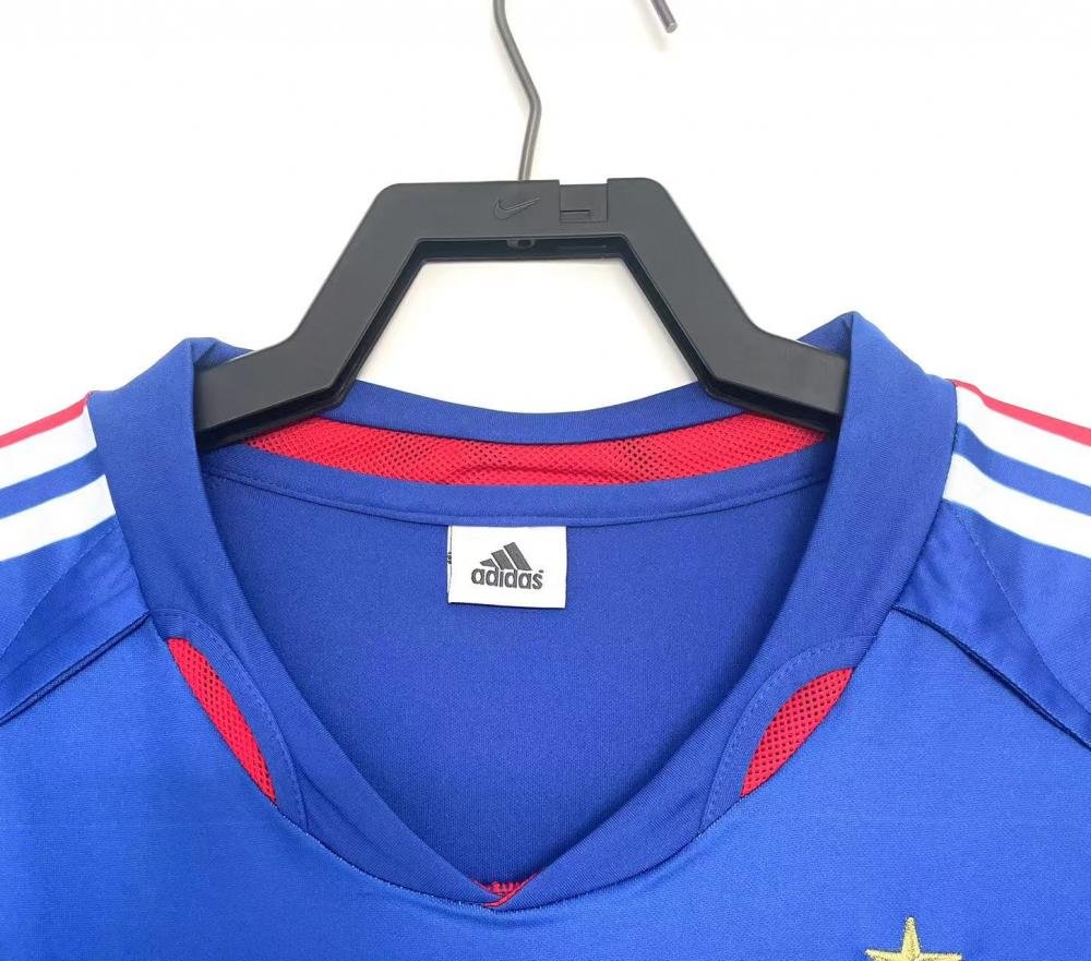 2004 Retro France Home Football Shirt AAA fan-grade — view 3